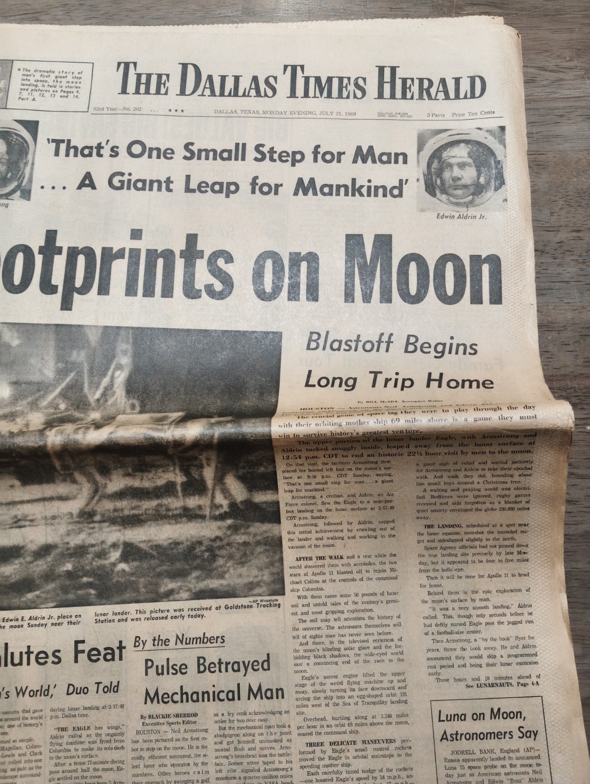 Vintage Dallas Times Herald July 21 1969 Apollo 11 Moon Landing Newspaper
