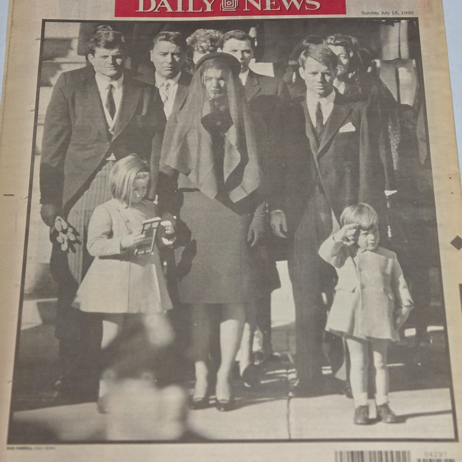 Daily News July 18 1999 JFK Jr Missing Plane Lost Newspaper Carolyn Bessette