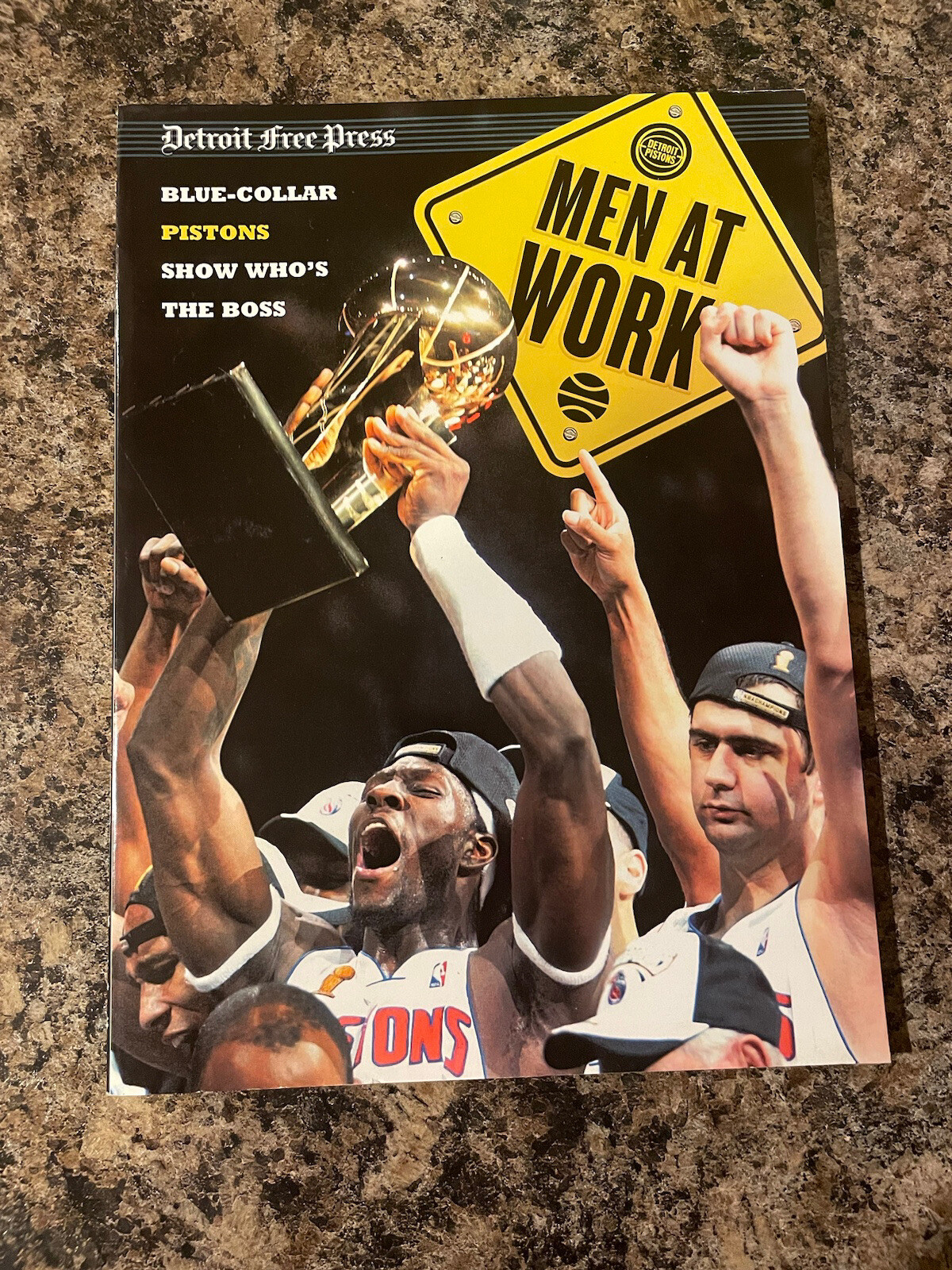 2004 Detroit Pistons Basketball NBA Champions Souviner Magazine