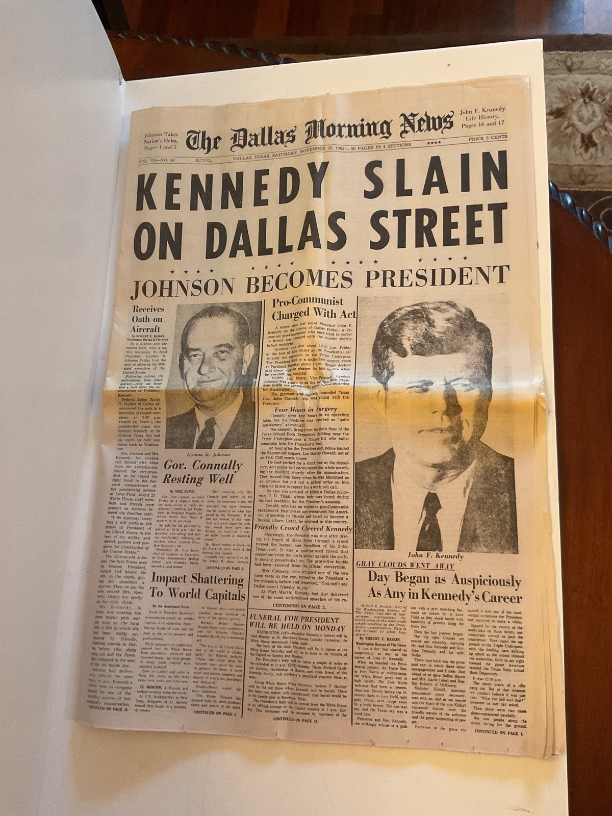 ”KENNEDY SLAIN ON DALLAS STREET” Dallas Newspaper 1963 original print NM