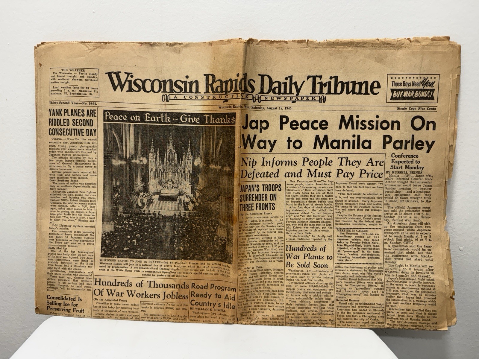 Vintage 1945 WWII Newspaper Wisconsin Rapids Daily Tribune Japan Surrenders War