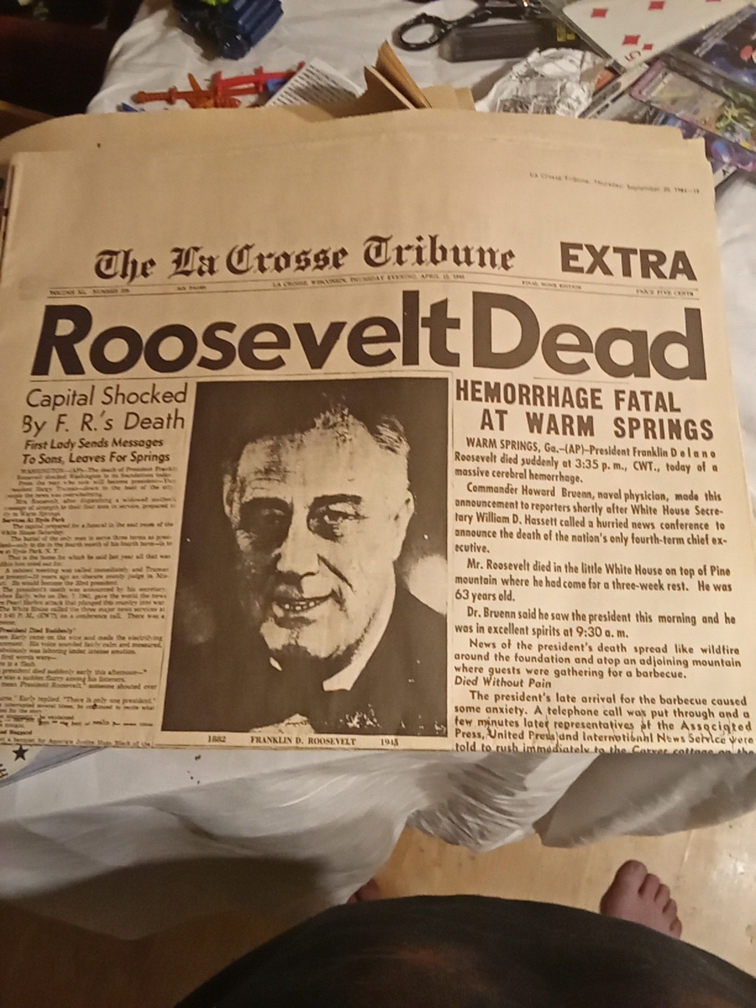 NEWSPAPER REPRINT – 1945 – Franklin D Roosevelt – President Dead