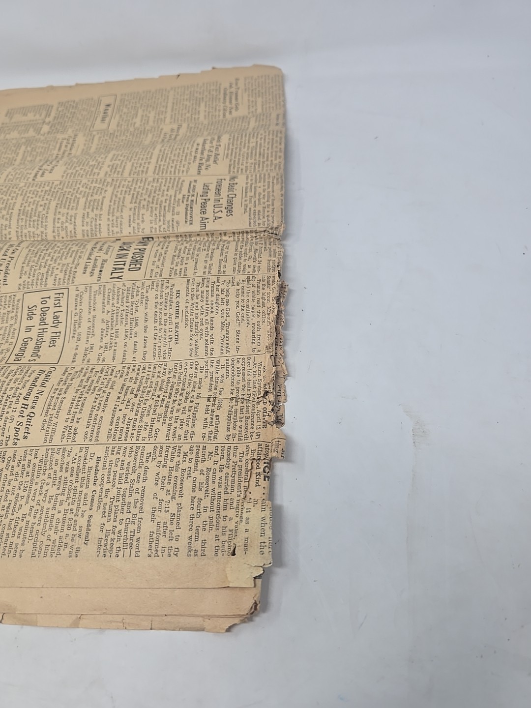 President Roosevelt Dead newspaper 1945 The Escanaba Daily April 13th