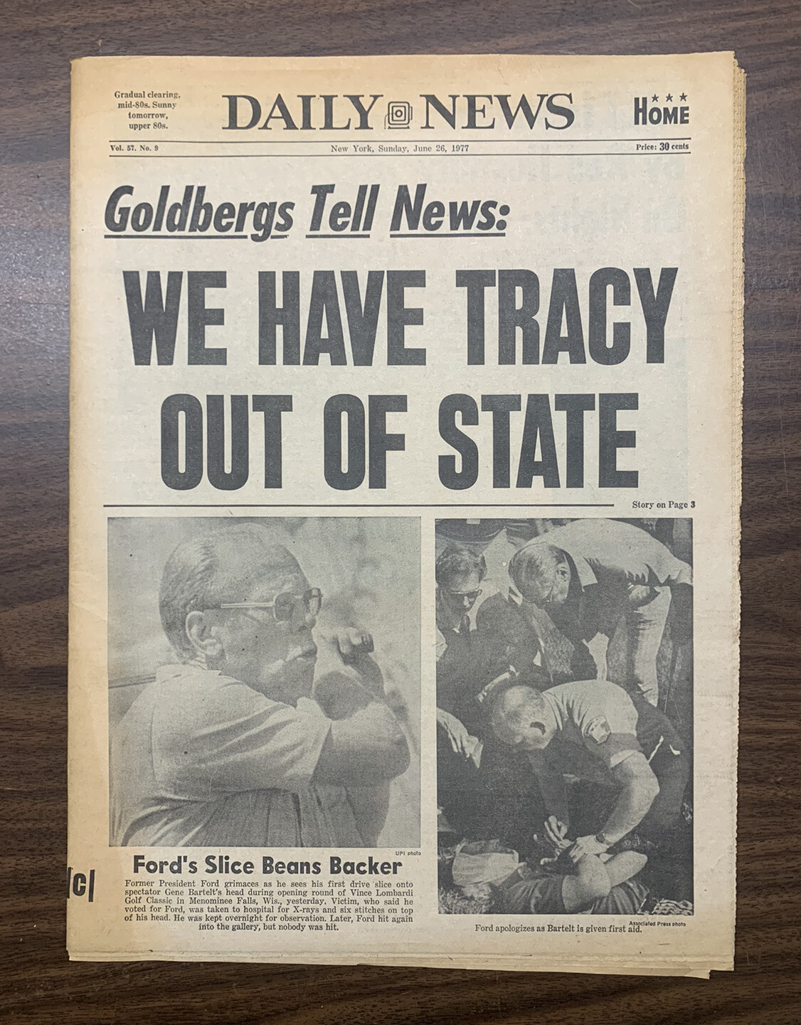 1977 June 26 NEW YORK DAILY NEWS Newspaper WE HAVE TRACY OUT OF STATE (MH125)