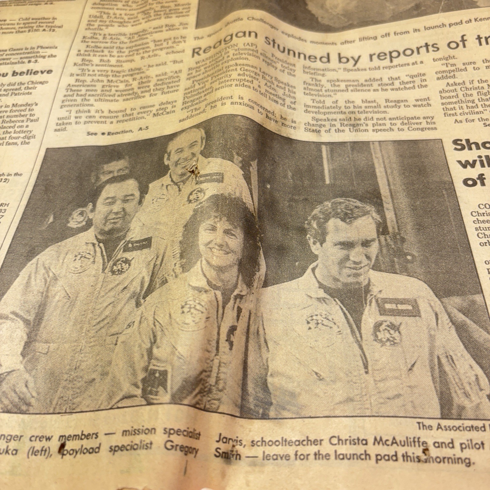 The Phoenix Gazette Afternoon Final Jan 28 1986 Shuttle Explodes The Challenger