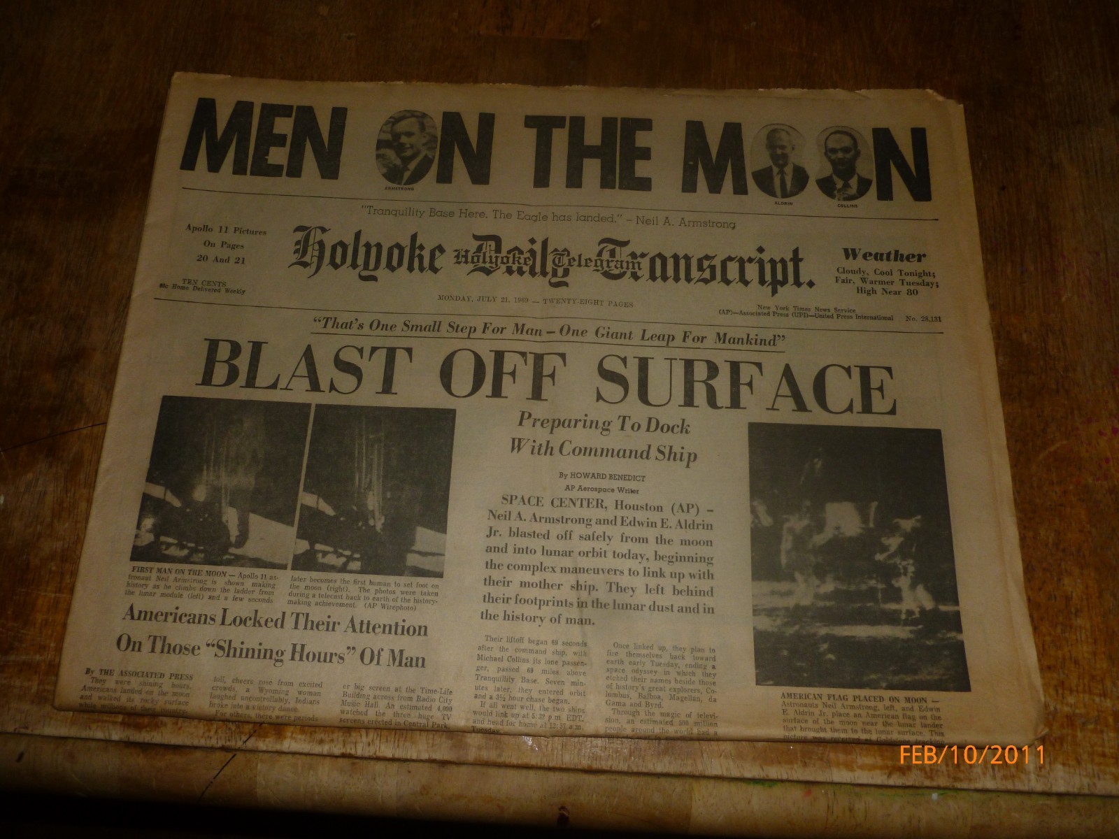 Holyoke Daily Trainscript Monday July 21, 1969 MEN WALK ON MOON