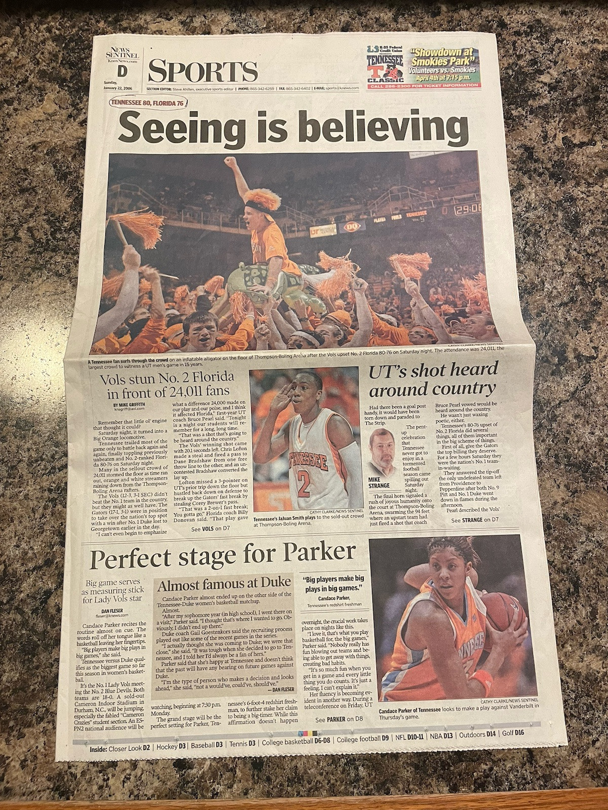 2006 Tennessee Volunteers Basketball Newspaper. Defeat Florida Gators