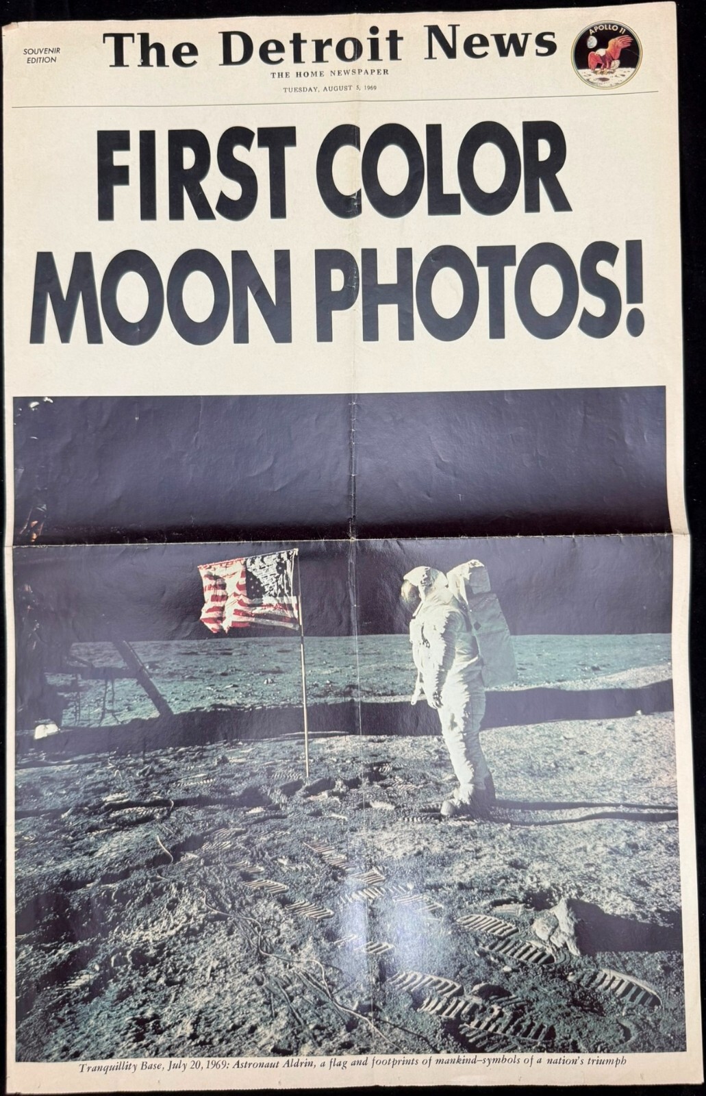 o’o’o . Vintage 1969 Newspaper . FIRST COLOR MOON PHOTOS w/POSTER . Detroit News