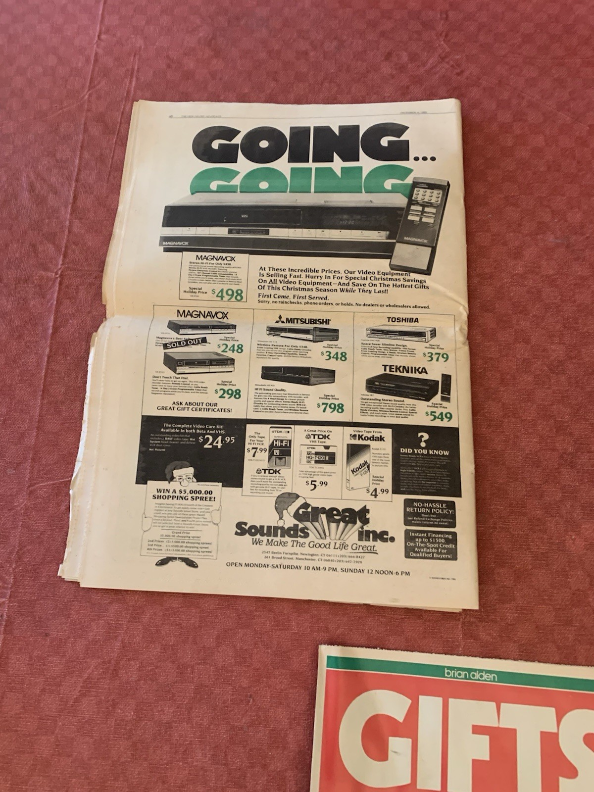 Vintage New Haven CT ADVOCATE newspaper Dec 4 1985 Beatles