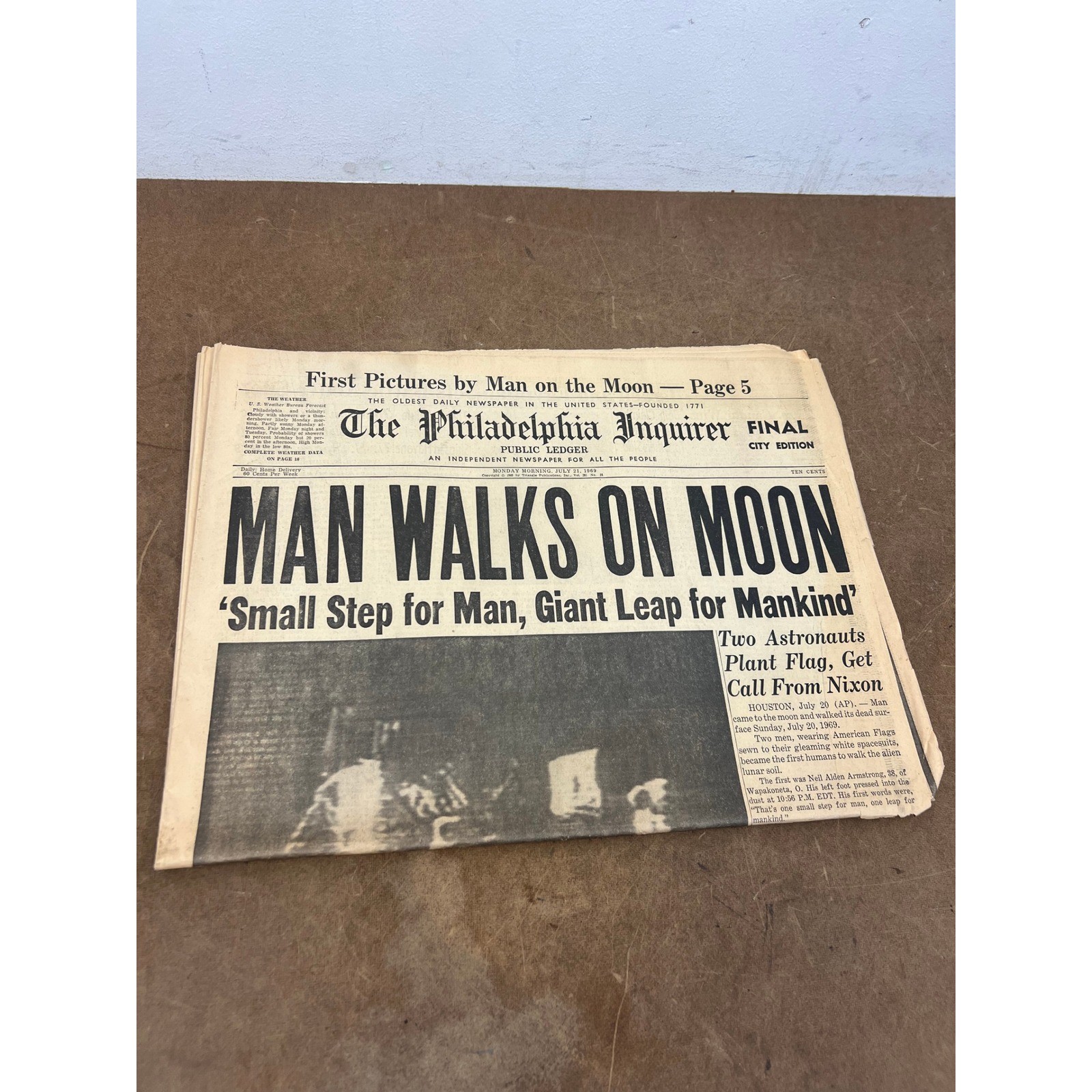 The Philadelphia Inquirer July 21 1969 Newspaper Man Walks On Moon Apollo 11
