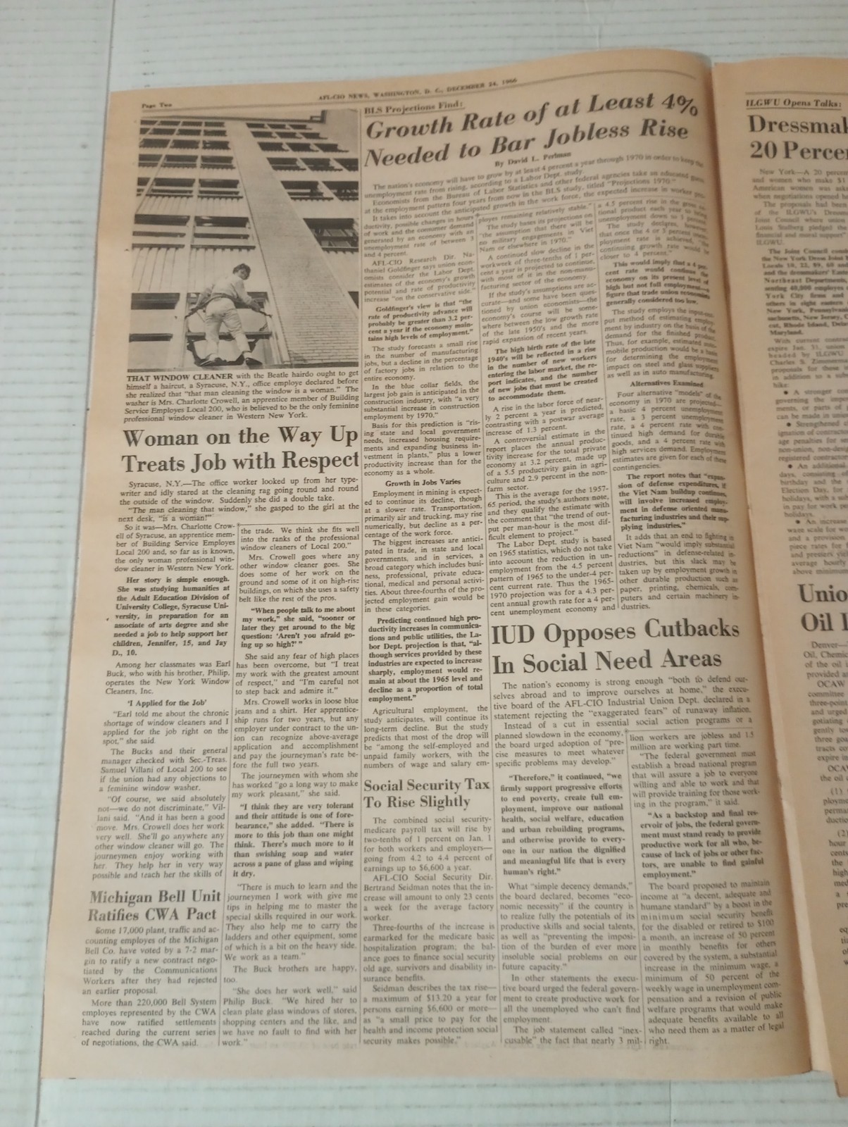 AFL-CIO News December 24 1966 80-Day Injunction Fought At Struck Carbide Plant