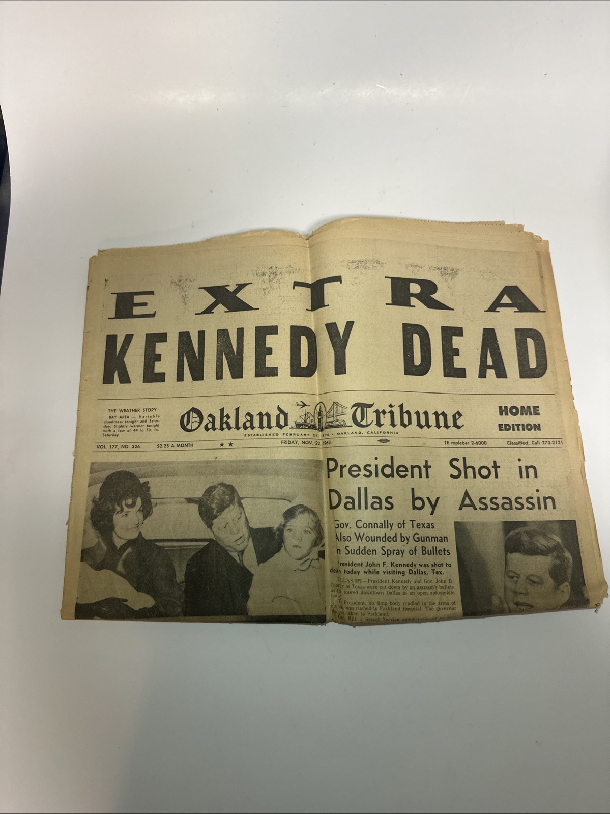 Vintage Oakland Tribune President Kennedy Dead Nov 22, 1963 Front Newspaper
