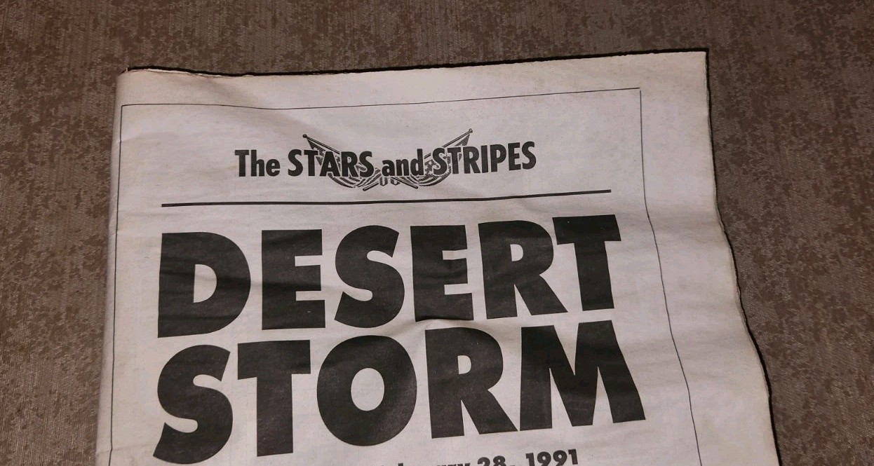 VTG 1991 Stars & Stripes Desert Strom Newspaper Military Commemorative Edition