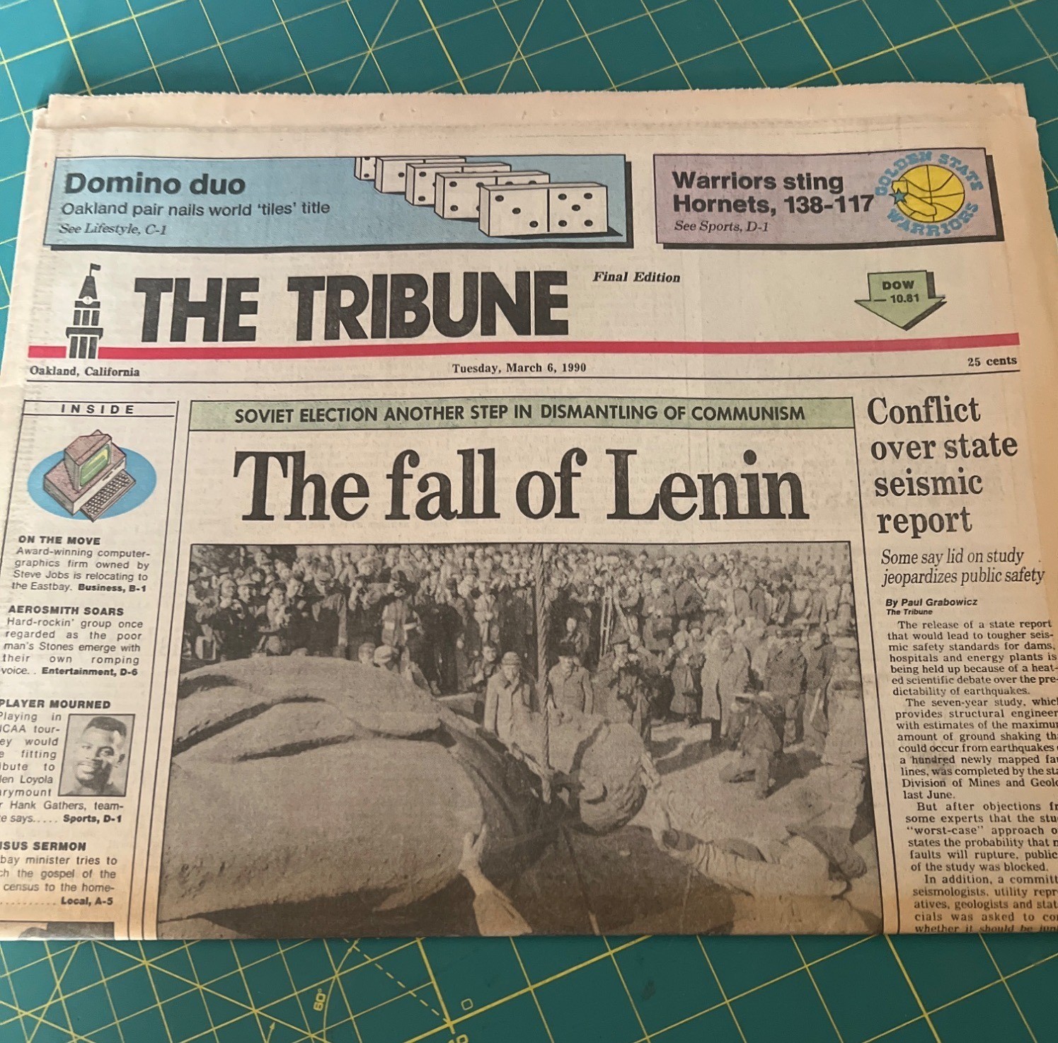 Fall of Lenin Vintage Oakland Tribune Newspaper March 6 1990