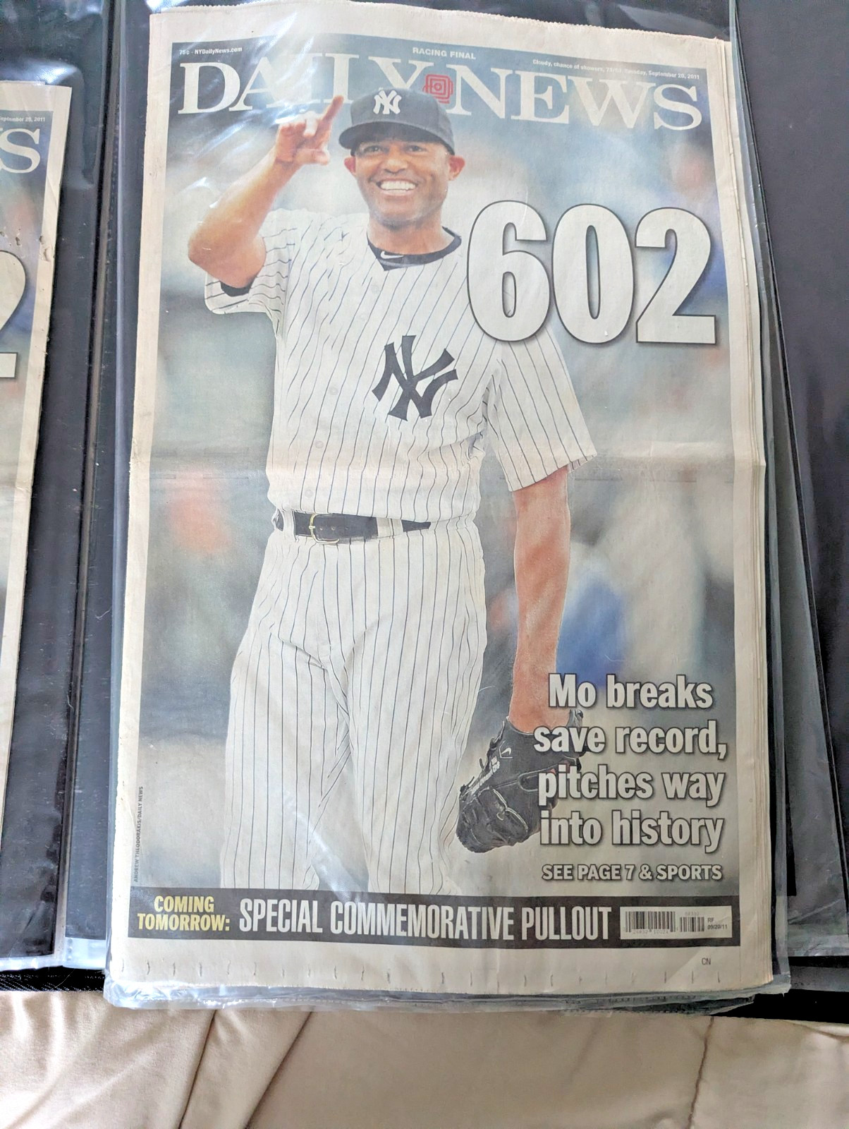 2X MARIANO RIVERA 602 SAVES DAILY NEWS YANKEES 9/20/11 ALL TIME SAVES RECORD