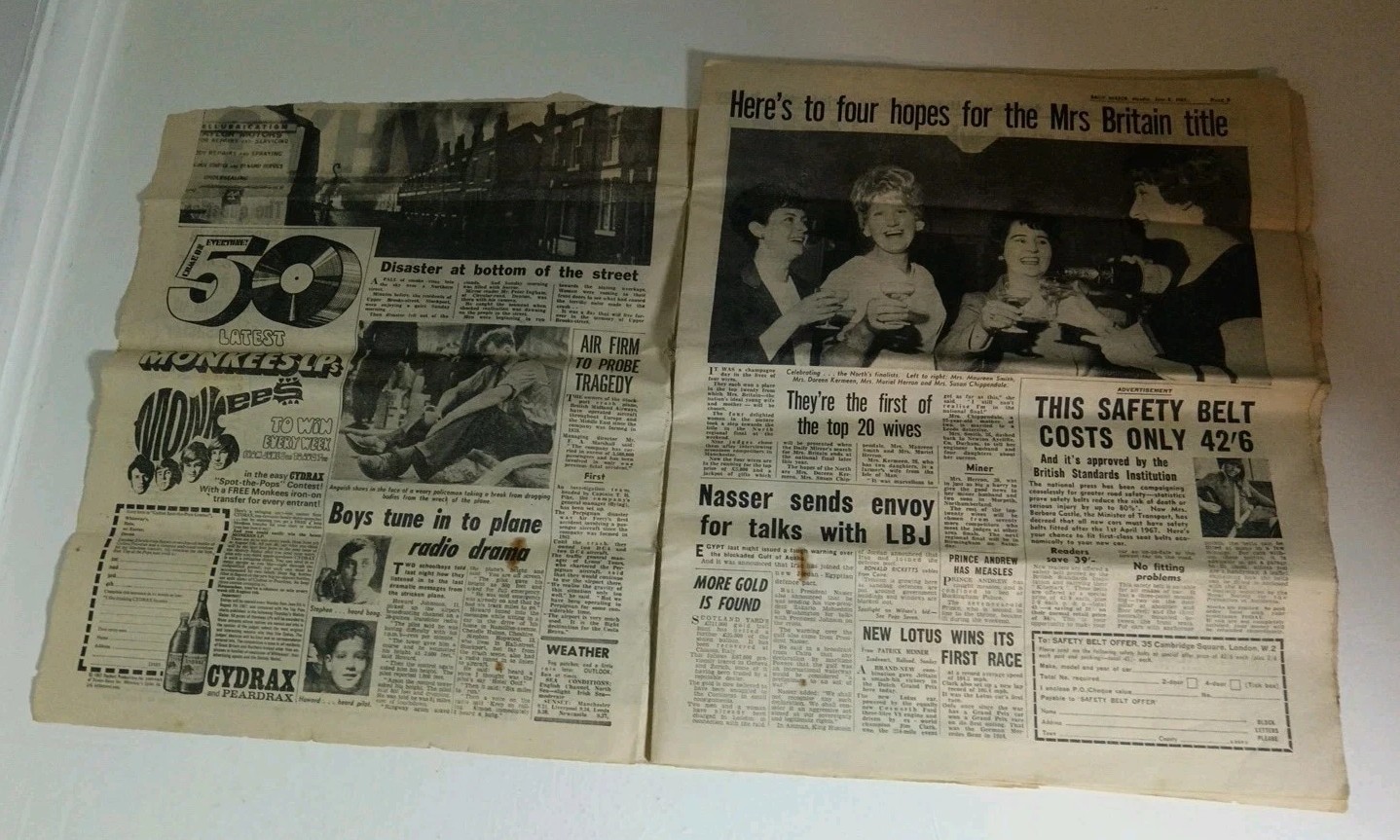 Daily Mirror Stockport Perpignan Plane Disaster Crash June 5th 1967 Newspaper