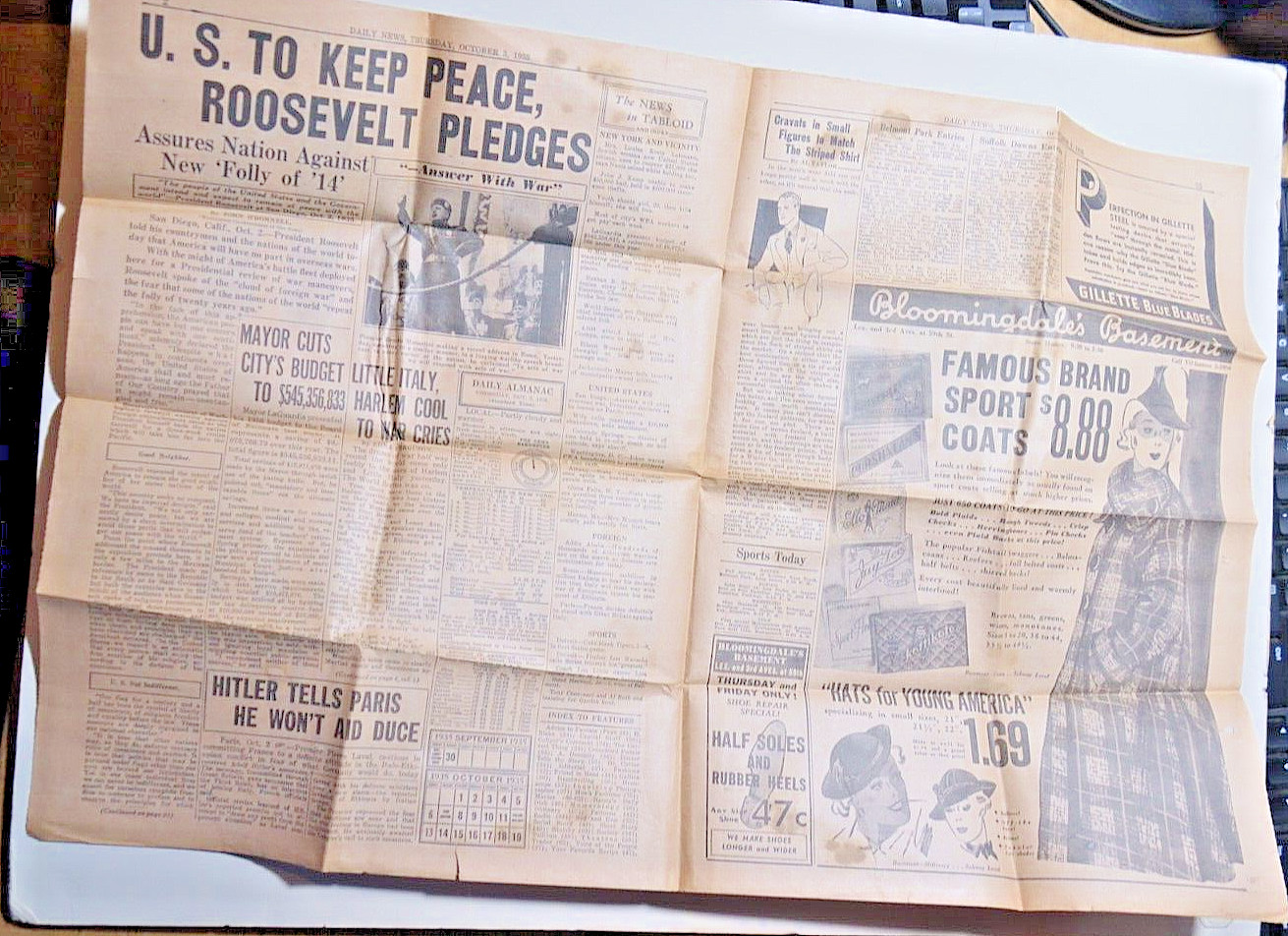 NEW YORK DAILY NEWS COVER October 3 1935 WAR BEGINS Italy Invasion World War 2