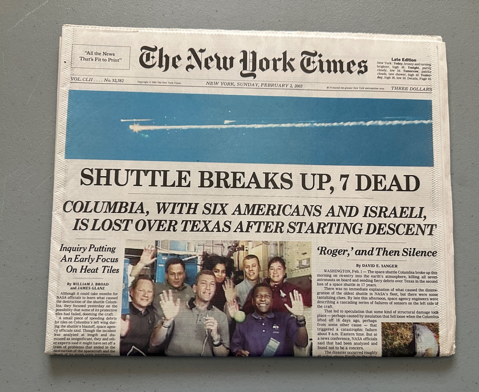 The New York Times Sunday February 2 2003 Shuttle Columbia Breaks UP