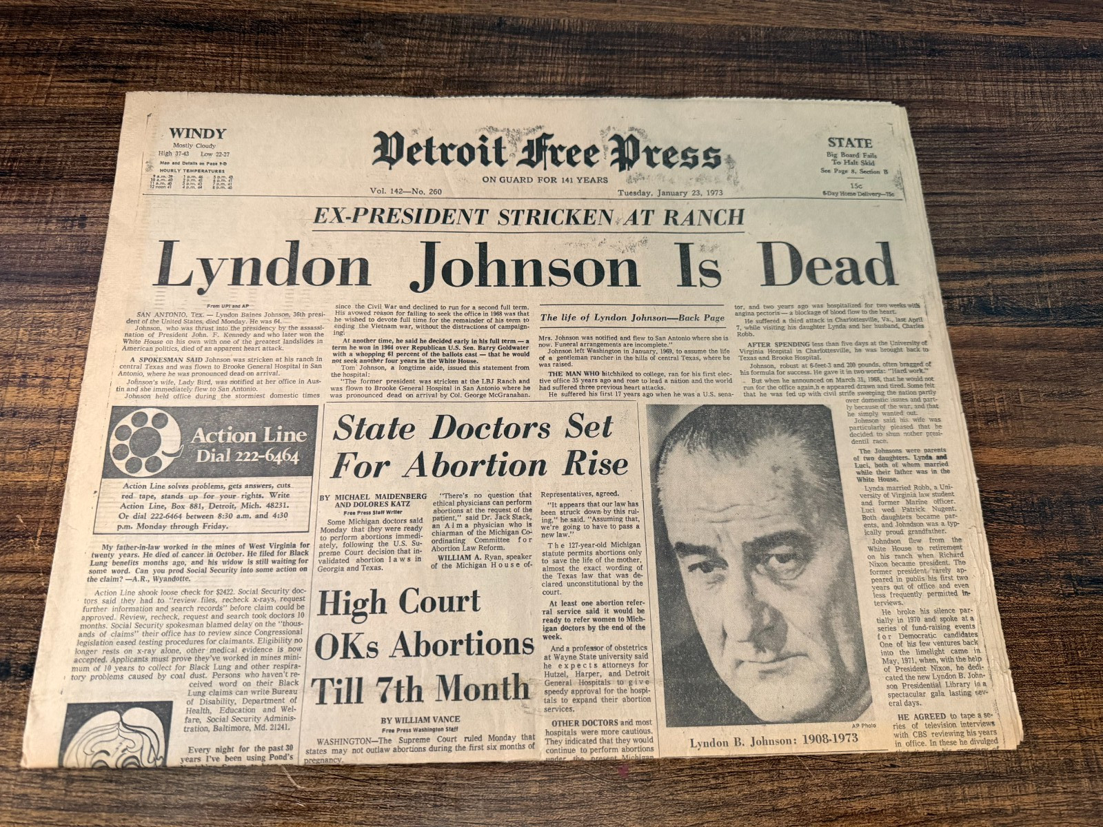 Lyndon Johnson (LBJ) Dies Newspaper January 23 1973 DETROIT FREE PRESS COMPLETE