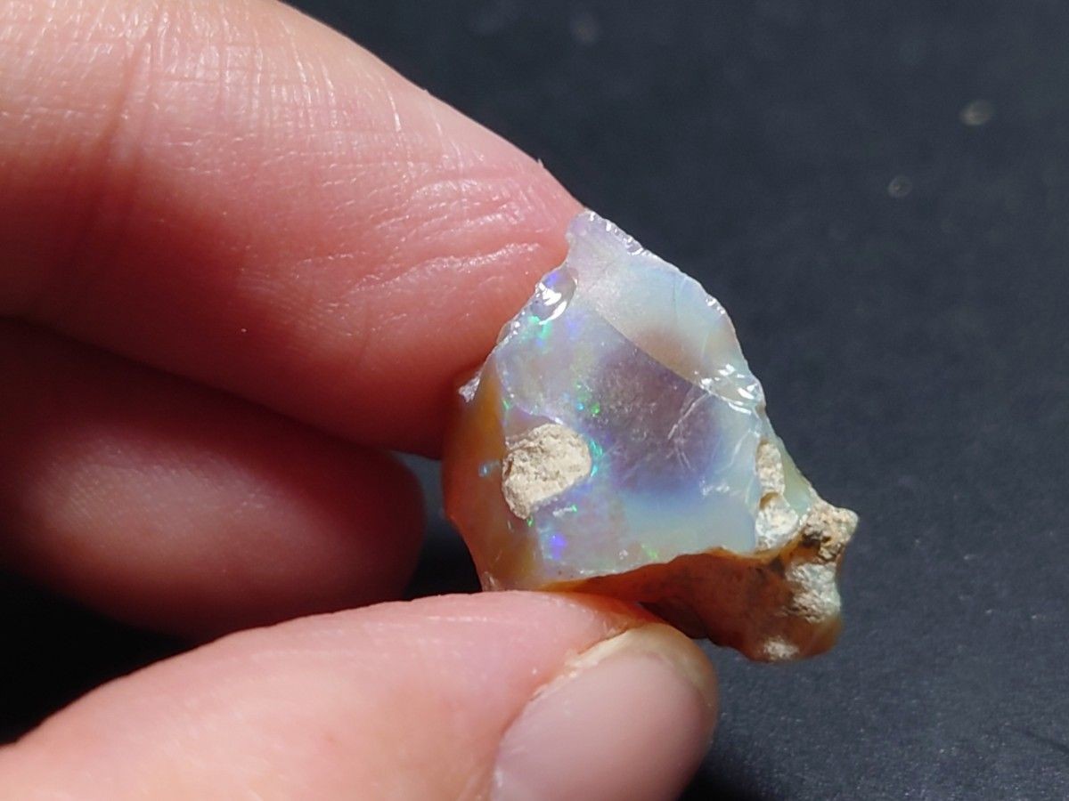 Ethiopian Welo opal jewelry grade mineral specimen raw stone