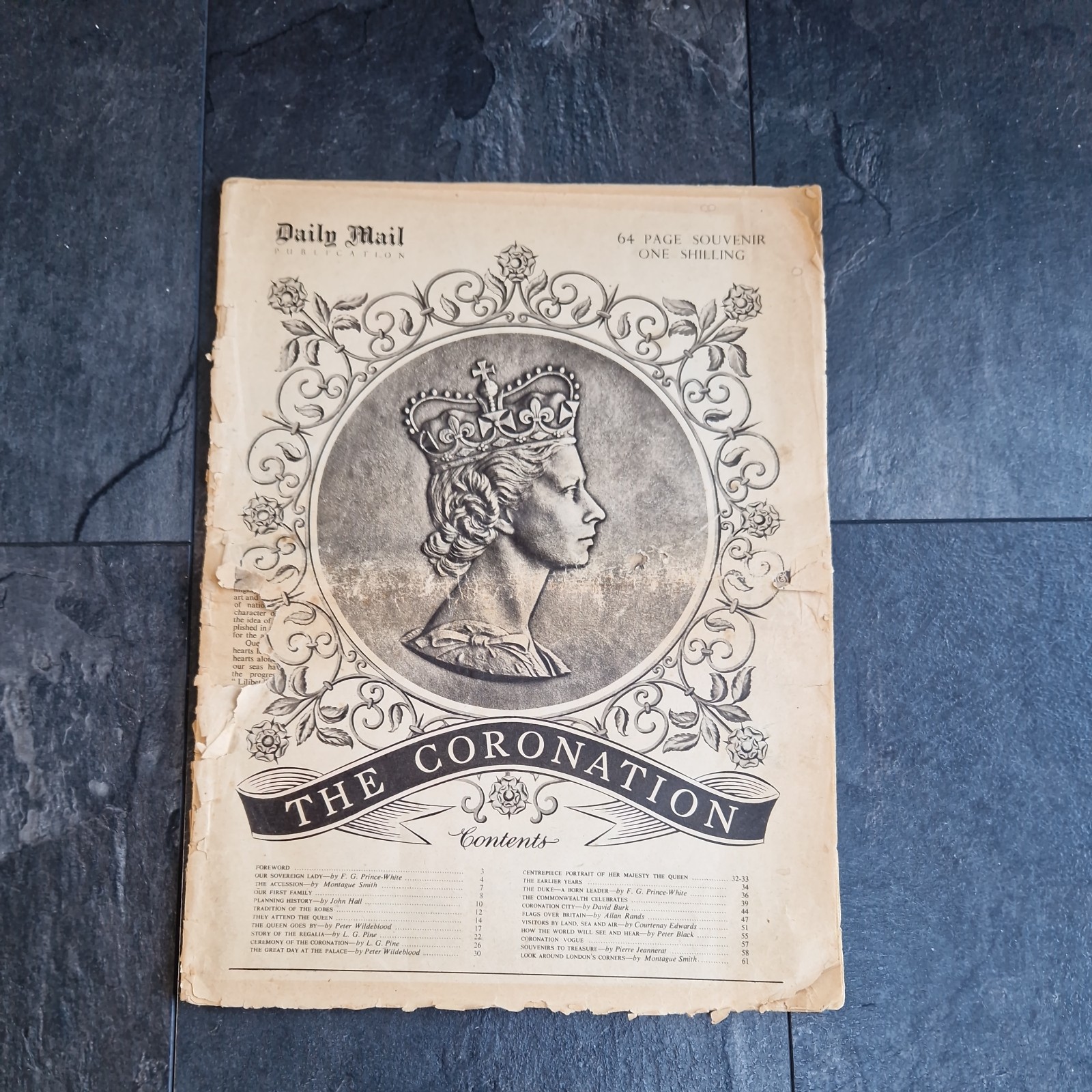 DAILY MAIL 1953 QUEEN ELIZABETH 2 CORONATION 64 PAGE SOUVENIR NEWSPAPER – Rare