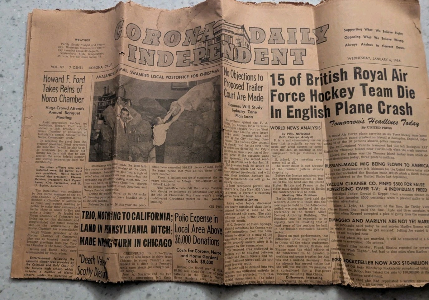 Vintage Corona (CA) Daily Independent Newspaper Jan 6 1954 Fun Stories & Ads