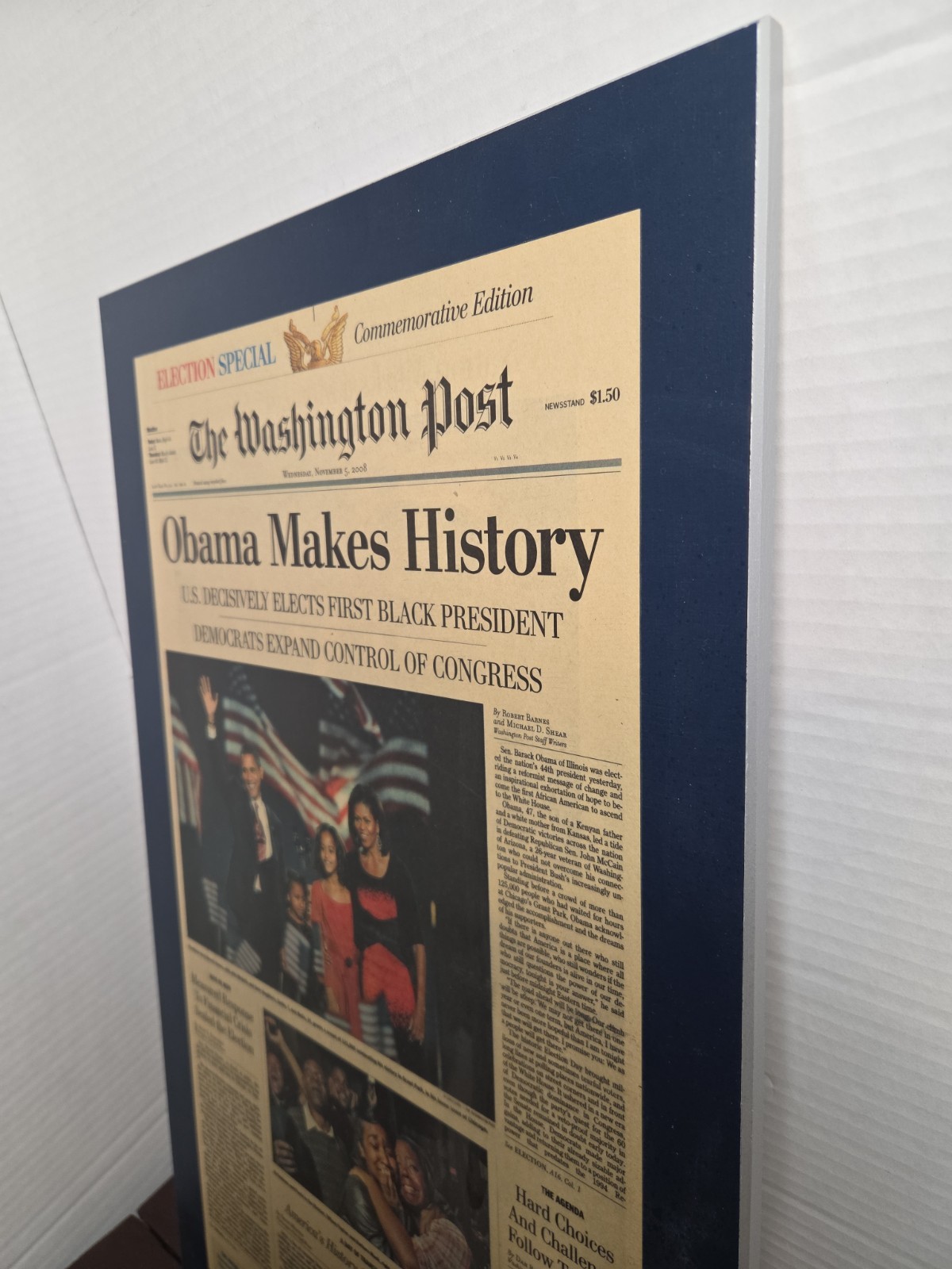 Newspaper OBAMA MAKES HISTORY. FIRST BLACK PRESIDENT, COMMEMORATIVE EDITION NICE