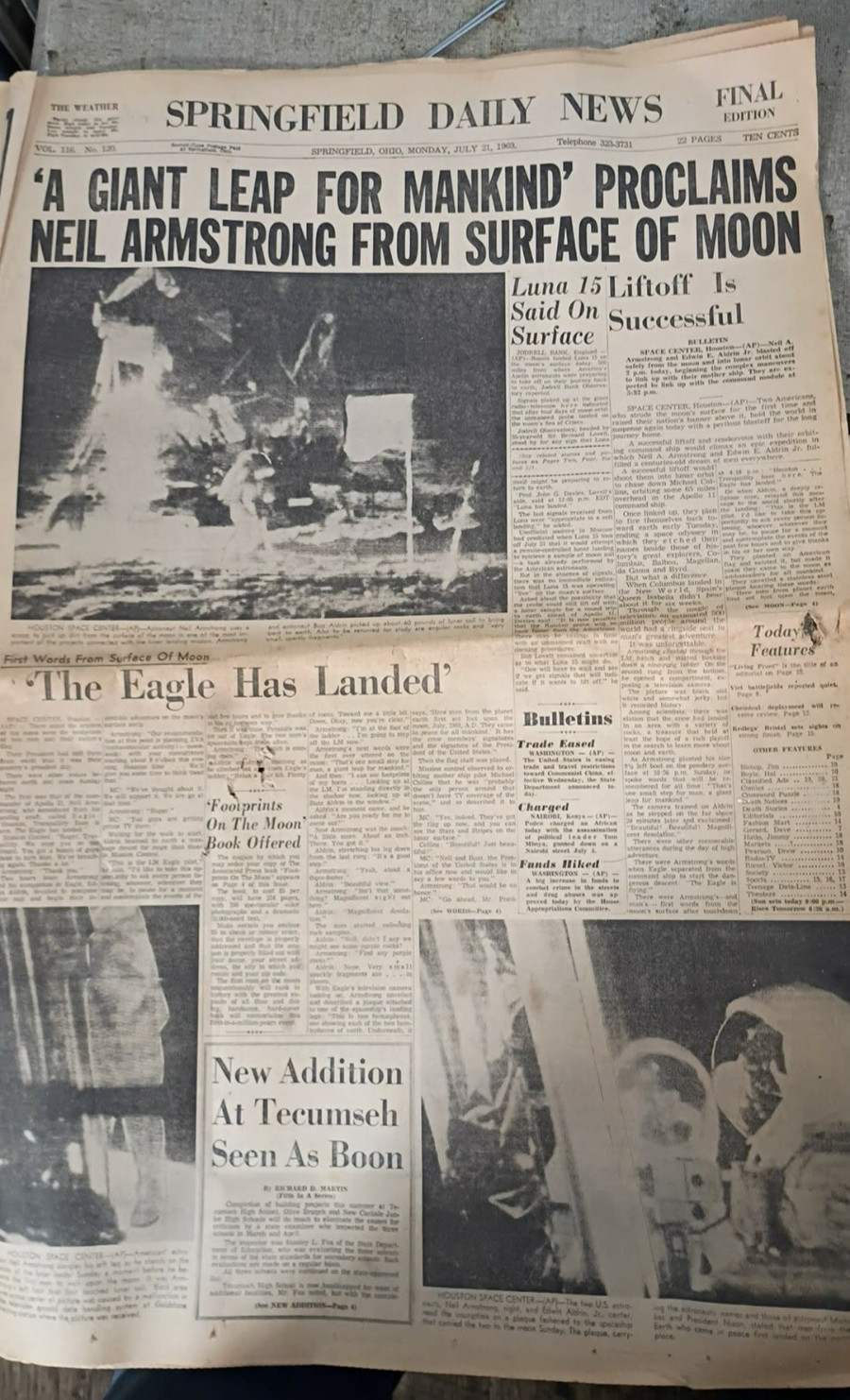 Apollo 11 Moon Landing Newspaper – Springfield Daily News, July 21, 1969