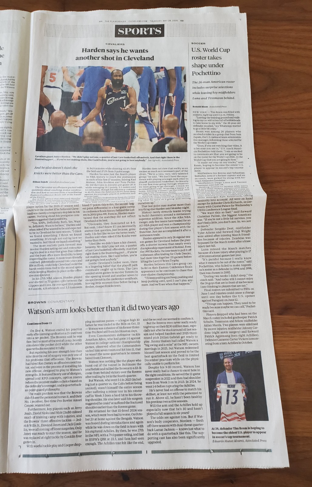 Taylor Swift Travis Kelce Buy Cleveland Guardians Plain Dealer May 28 2026 NEW