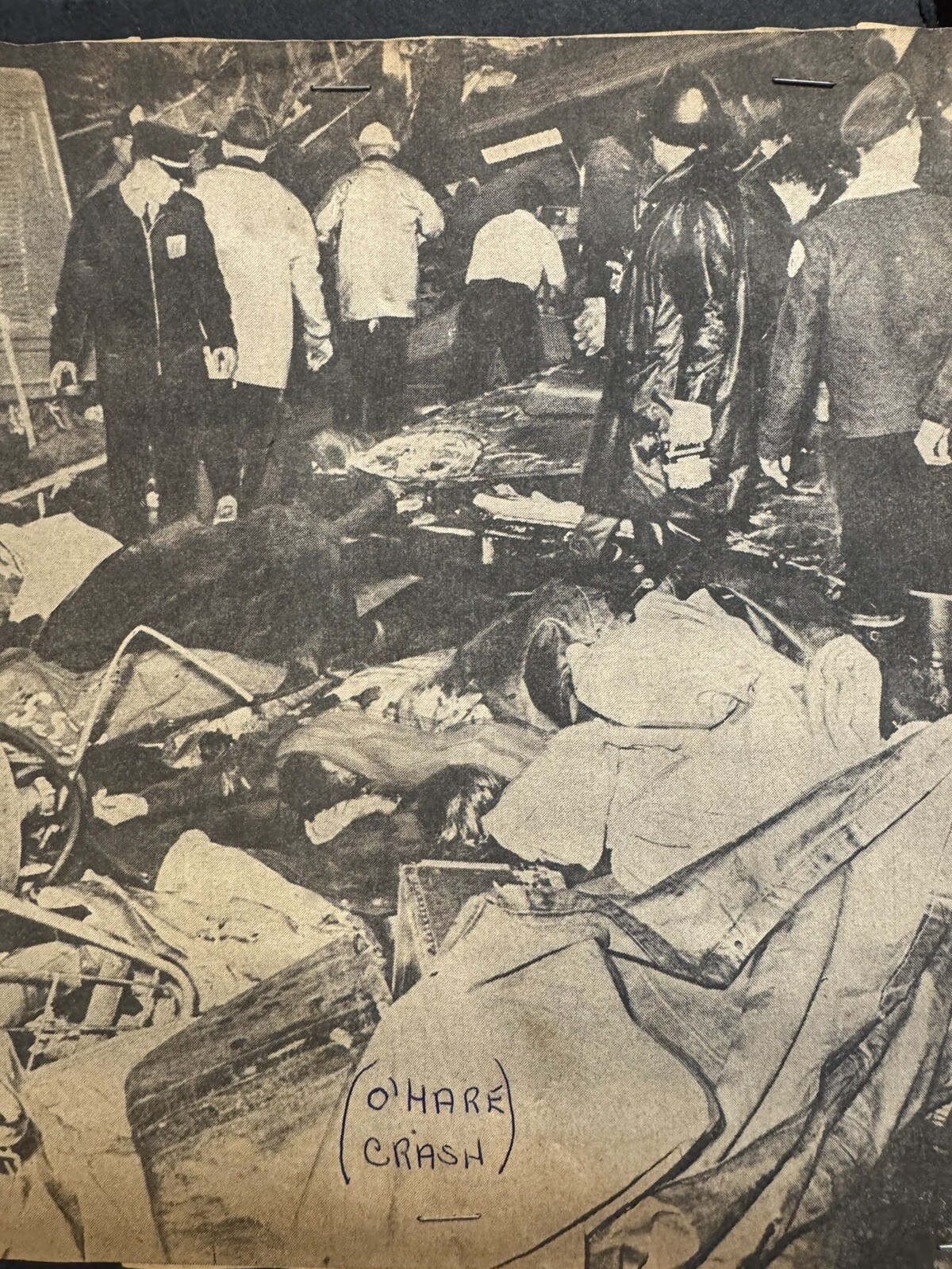 (6) VTG Newspapers O’Hare Chicago Times August 4th 1968 / Plane Crash RARE