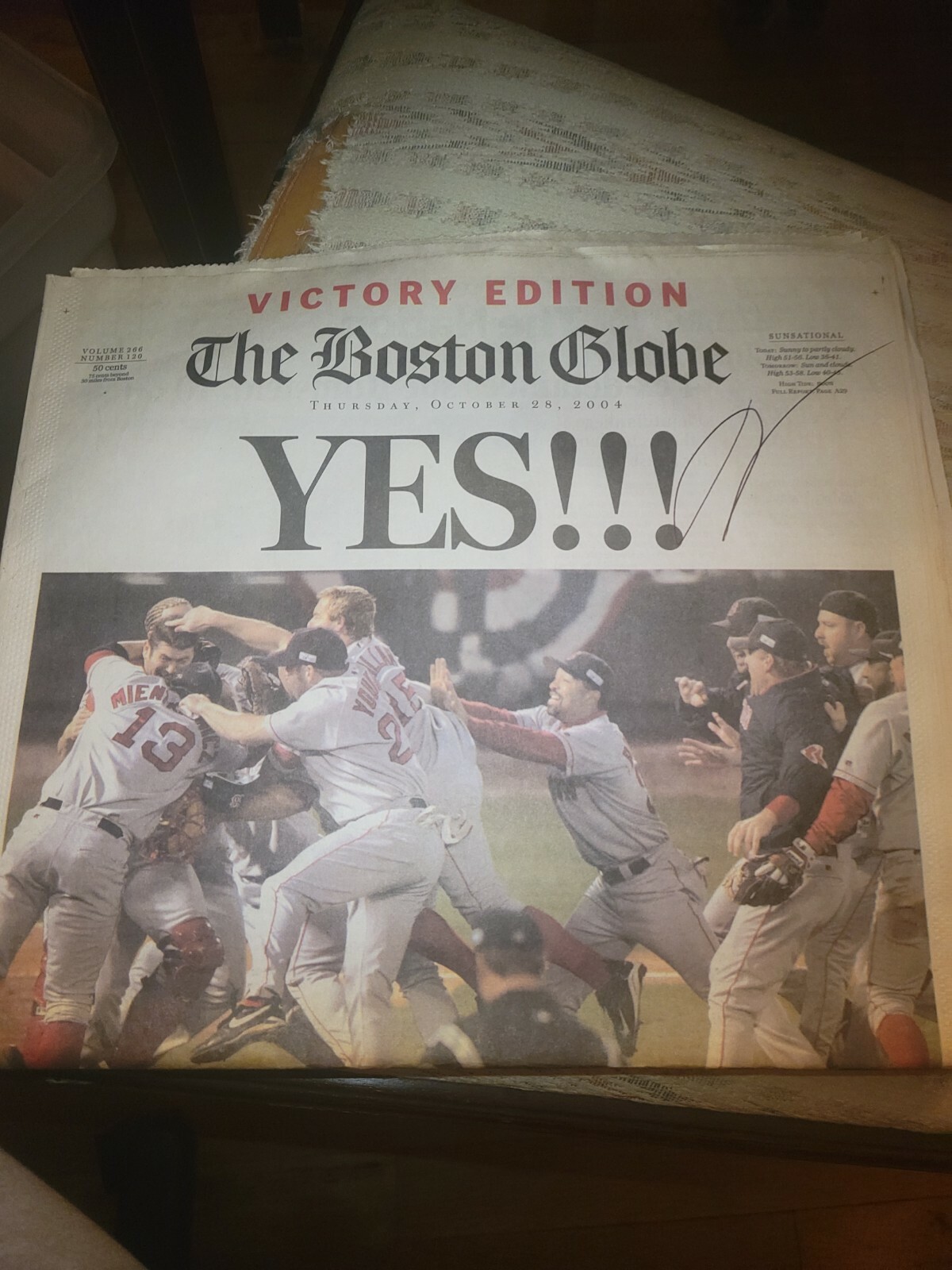 Boston Globe Oct. 28, 2004. Victory Edition. YES!!! A and C Sections Only. 