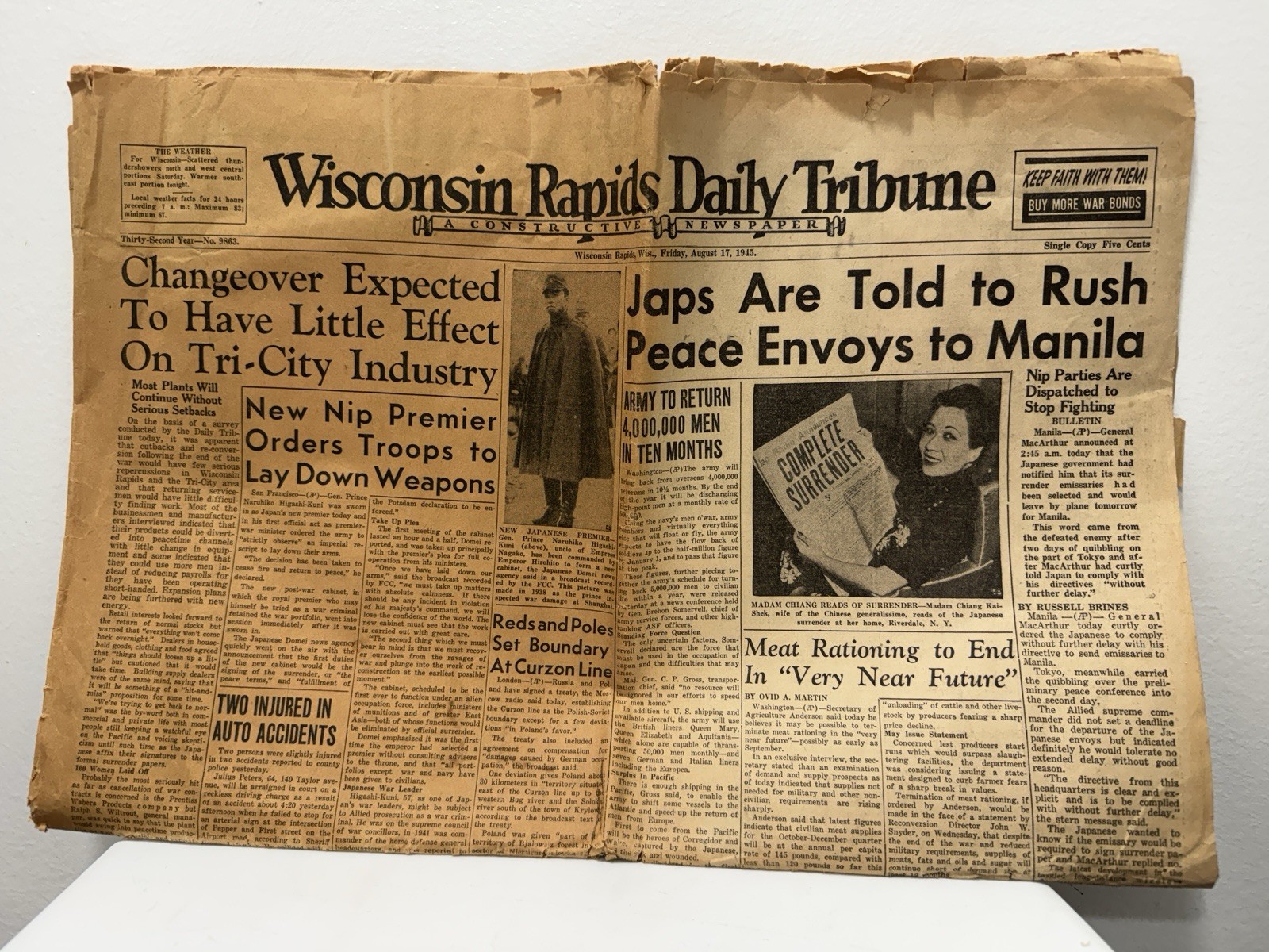Vintage 1945 WWII Newspaper Wisconsin Rapids Daily Tribune Japan Surrenders War