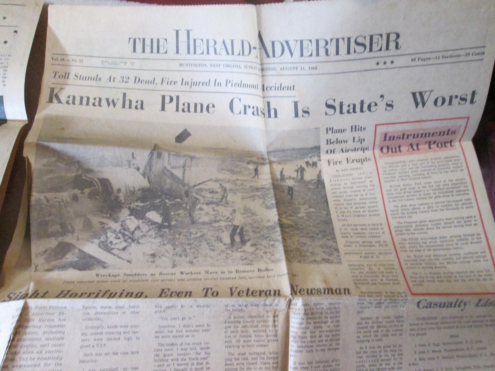 1968 Kanawha Plane Crash West Virginia Newspaper articles