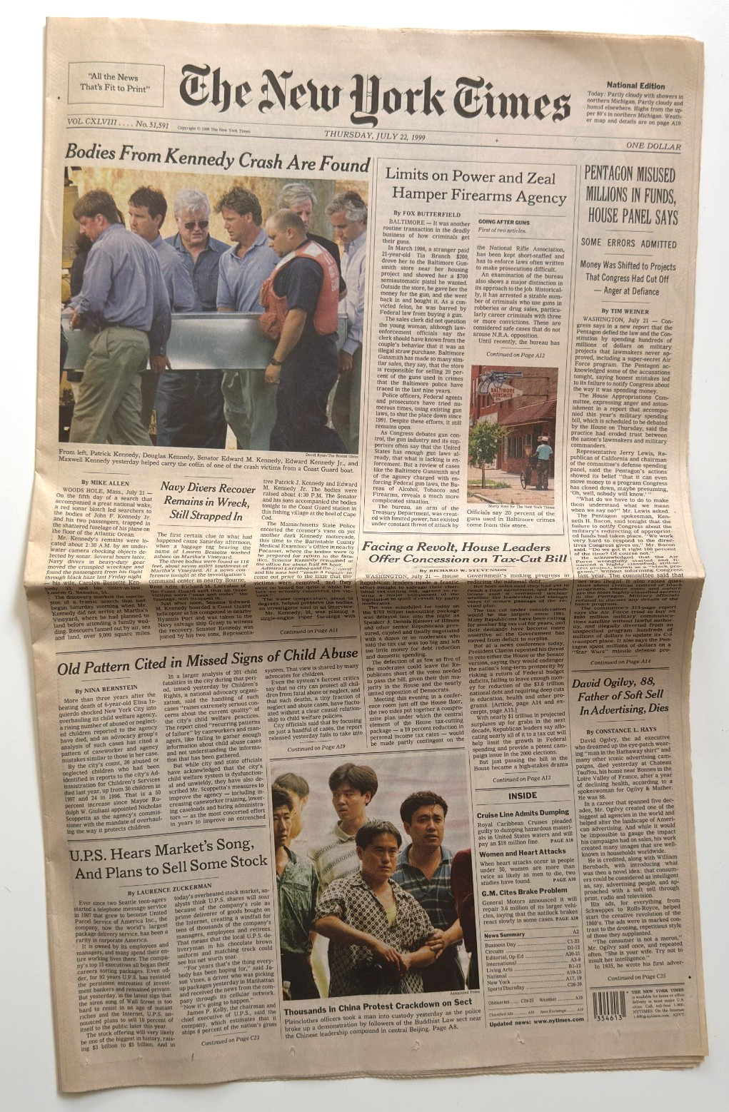 Vintage 1999 New York Times Newspaper JFK Jr Plane Crash Bodies Found July 22