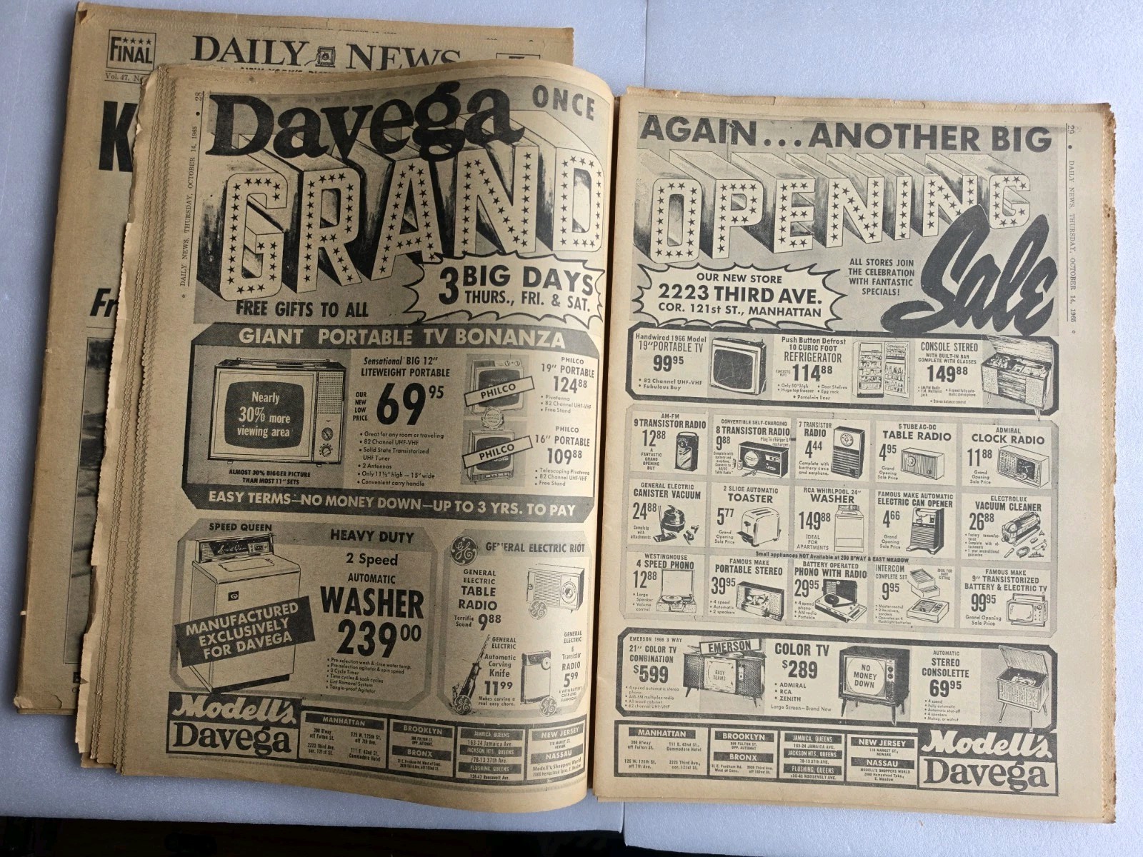 Lot of 2 – GIRL 12, KIDNAP FROM SCHOOL New York Daily News October 12 & 14 1965