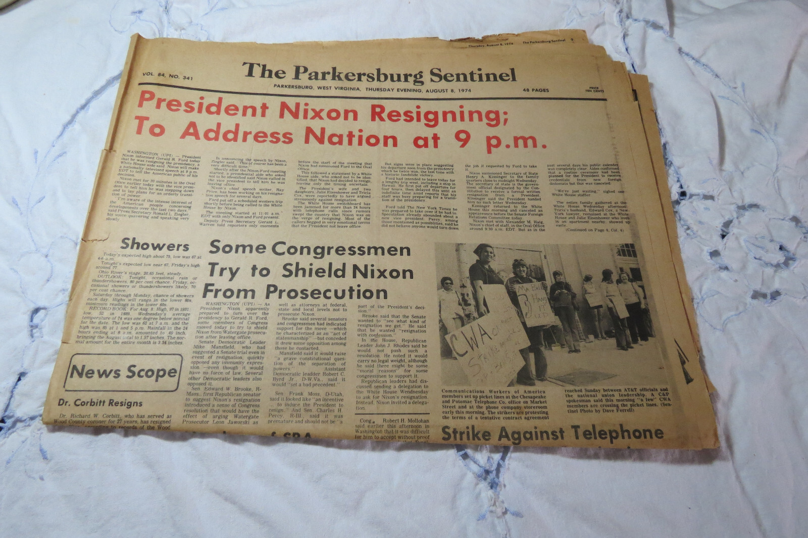 The Parkersburg Sentinel August 8, 1974 1 Section Nixon Resigning Red Letters