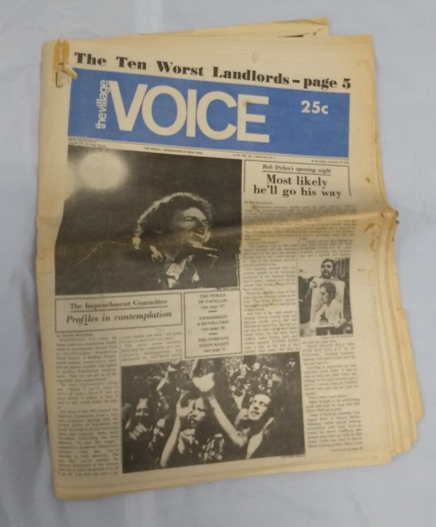VILLAGE VOICE Newspaper No.2 Jan 10 1974- BOB DYLAN Article JONI MITCHELL Ad Vtg