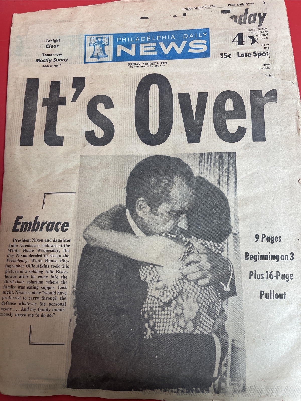 1974 AUGUST 9 PHILADELPHIA DAILY NEWS -PRESIDENT RICHARD NIXON RESGINS – NP 2976