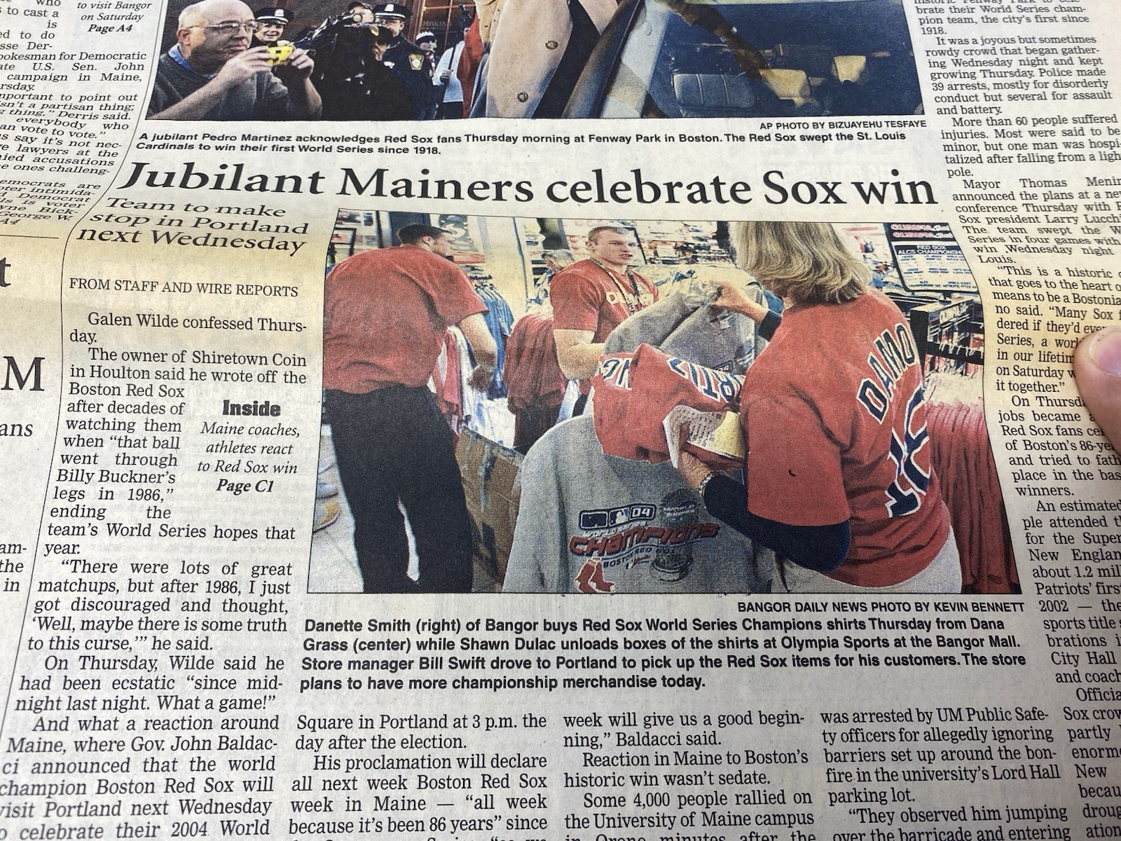 2004 Boston Red Sox World Series Champions newspaper Bangor Daily News (Maine)