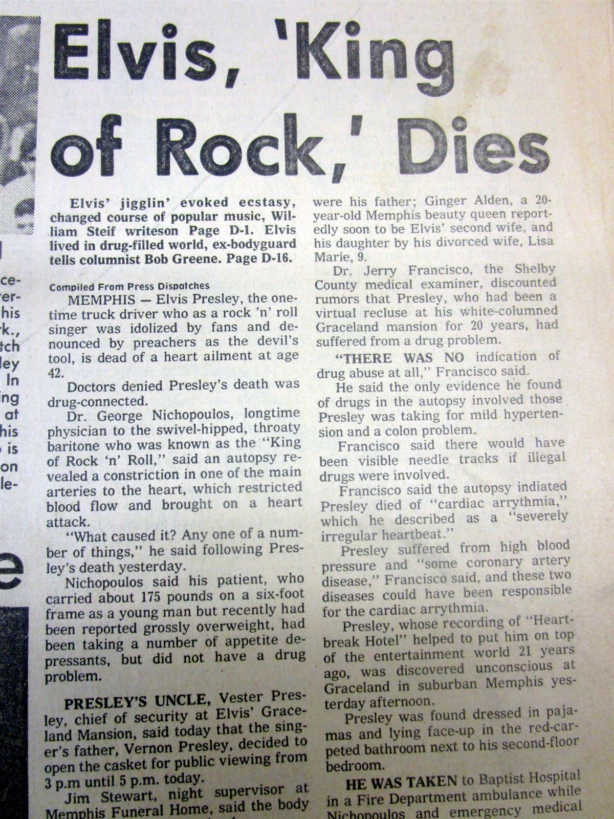 1977 Knoxville TENNESSEE headline display newspaper w THE DEATH of ELVIS PRESLEY