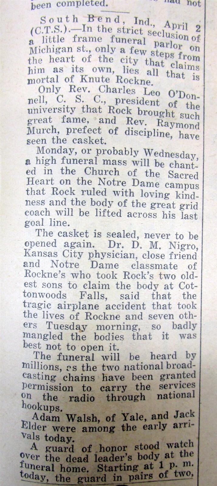1931 NY Daily News newspaper KNUTE ROCKNE DEAD n Plane Crash NOTRE DAME Football