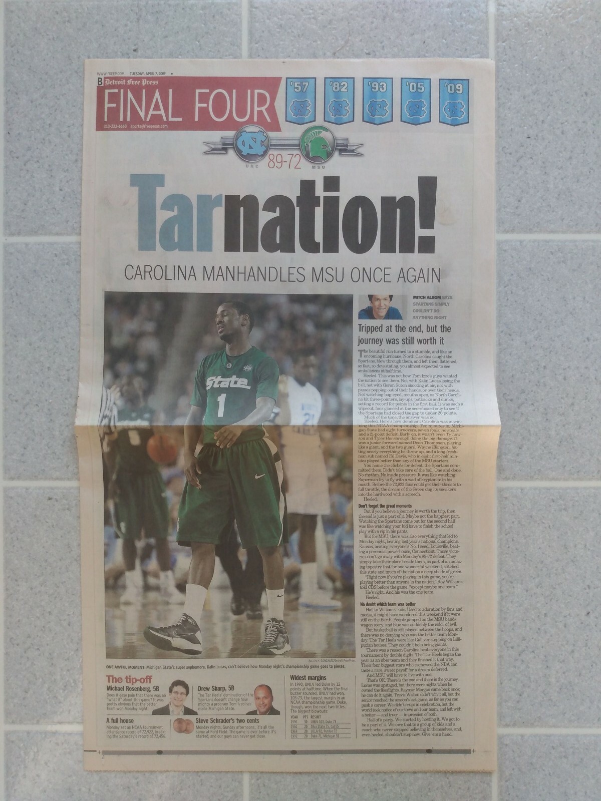 2009 NCAA National Championship Basketball Newspaper Section North Carolina-MSU