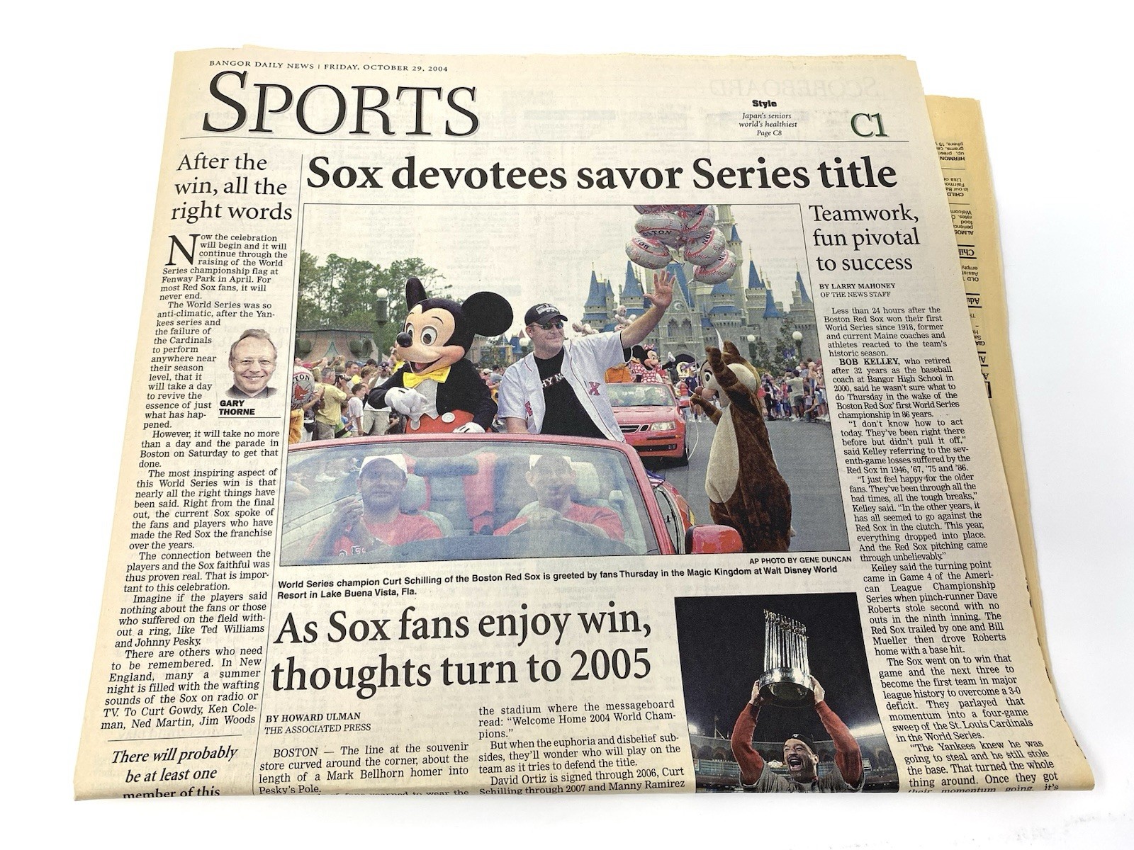 2004 Boston Red Sox World Series Champions newspaper Bangor Daily News (Maine)