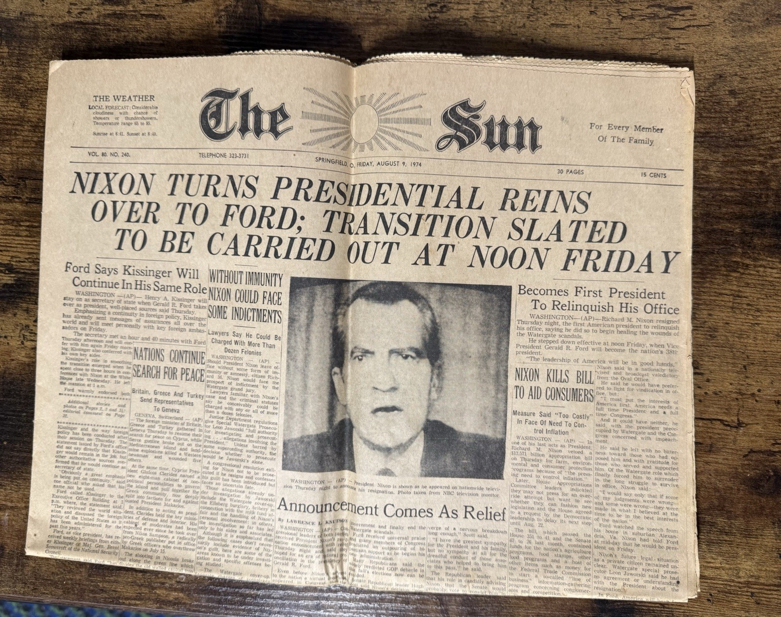 ORIGINAL Aug 9, 1974 RICHARD NIXON RESIGNS NEWSPAPER THE SUN OHIO PAPER
