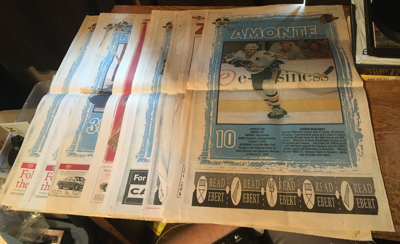 LOT OF 49 CHICAGO SUN TIMES CHICAGO BLACKHAWKS PLAYER POSTERS 98-00 CHELIOS