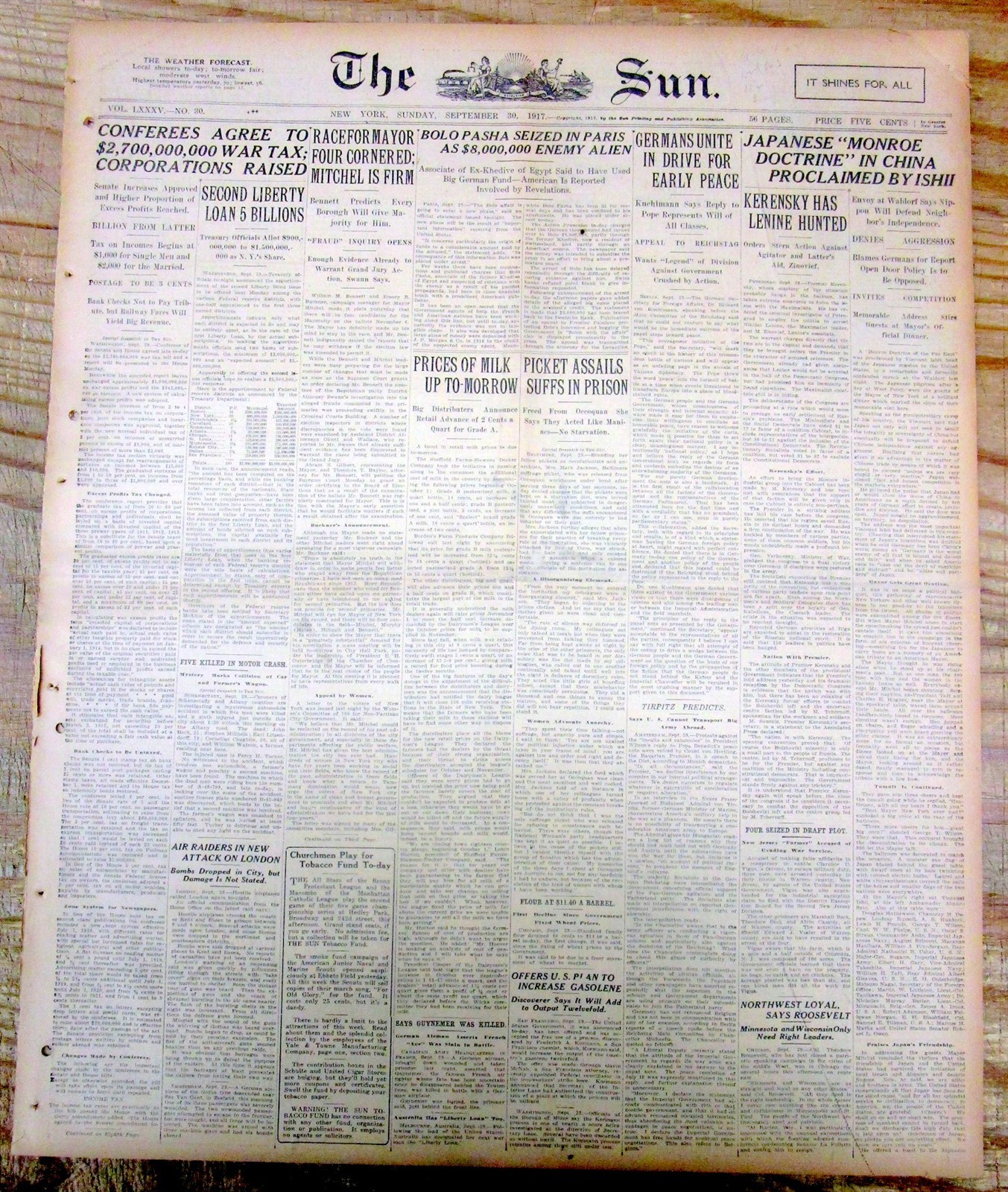 Best 1917 display newspaper w photos- CHICAGO WHITE SOX & NY GIANTS WORLD SERIES