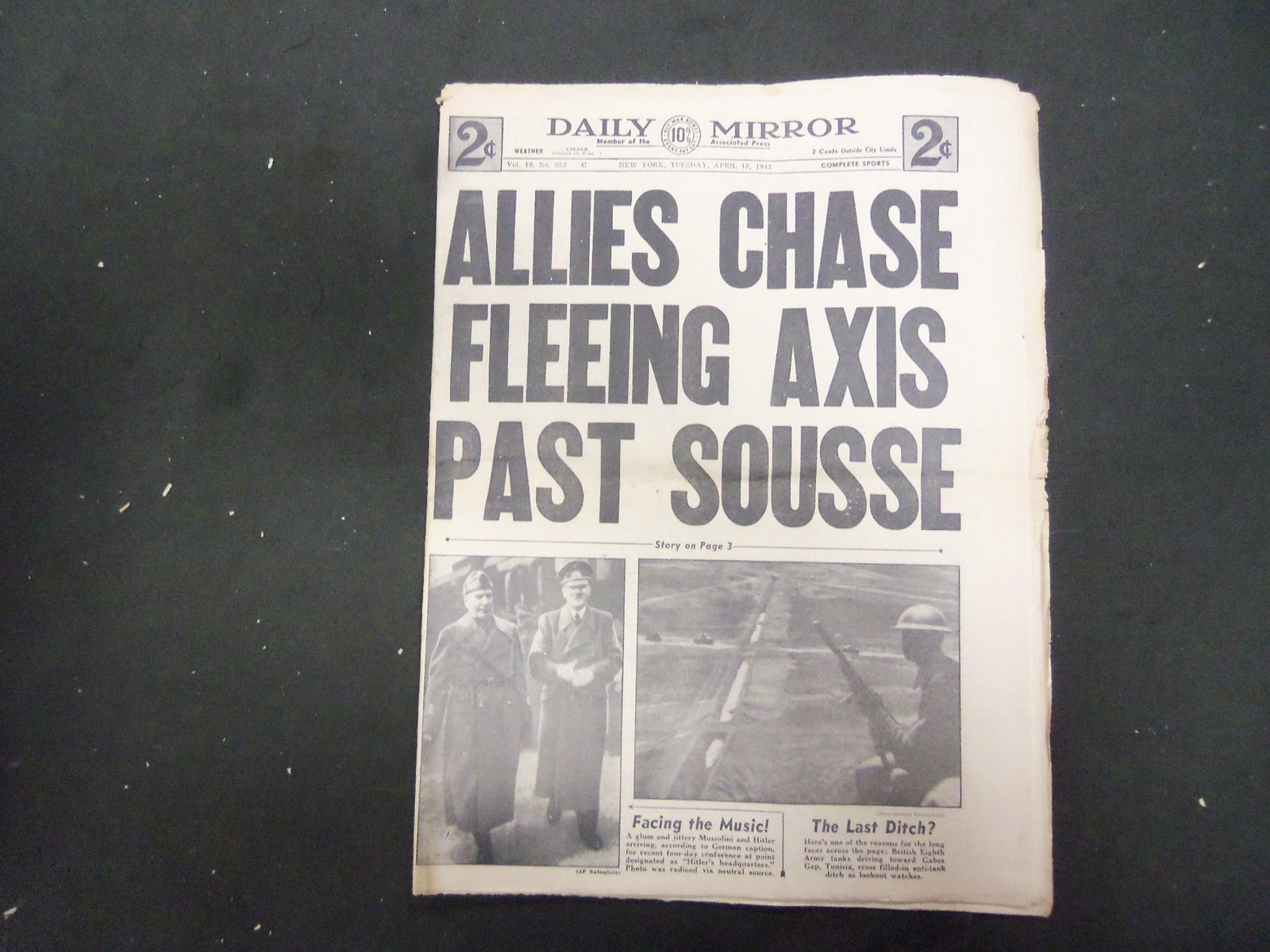 1943 APR 13 NEW YORK DAILY MIRROR-ALLIES CHASE FLEEING AXIS PAST SOUSSE-NP 2195