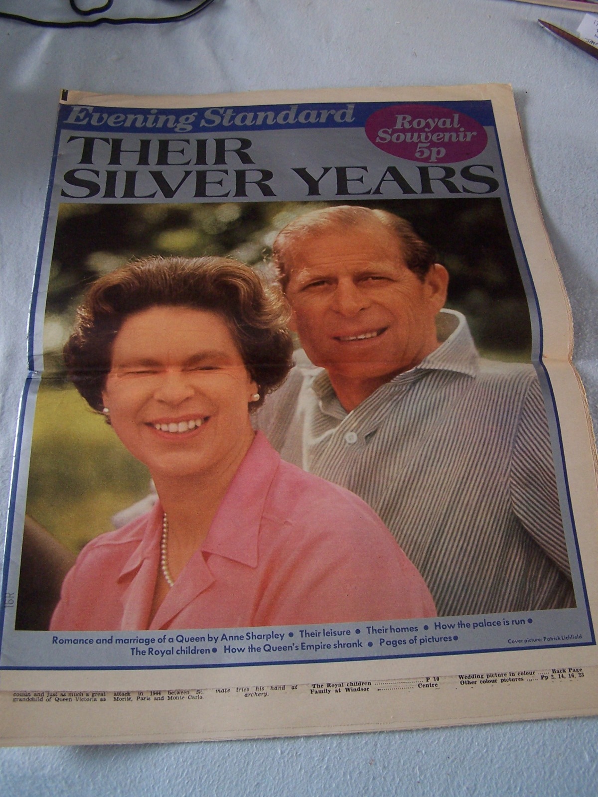 Evening Standard Royal souvenir Queen Silver wedding 28.10.1972