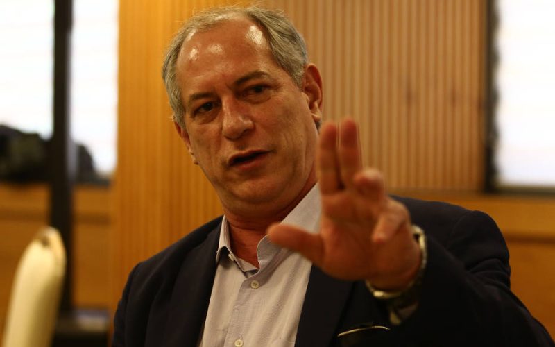 LINS4258 - RJ - 19/10/2017 - CIRO GOMES/FIRJAN - POLÍTICA OE - A Firjan recebeu, na tarde desta quinta-feira, 19, Ciro Gomes, ex-ministro e ex-governador do Ceará, para um almoco com empresários fluminenses na sede da entidade, no centro do Rio. Foto: FABIO MOTTA/ESTADÃO