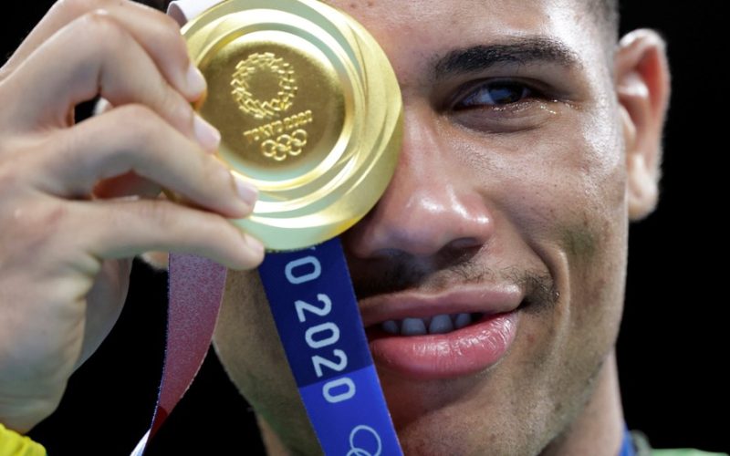 2021-08-07t074211z-1662967598-rc270p9nb19u-rtrmadp-3-olympics-2020-box-m-75kg-medal